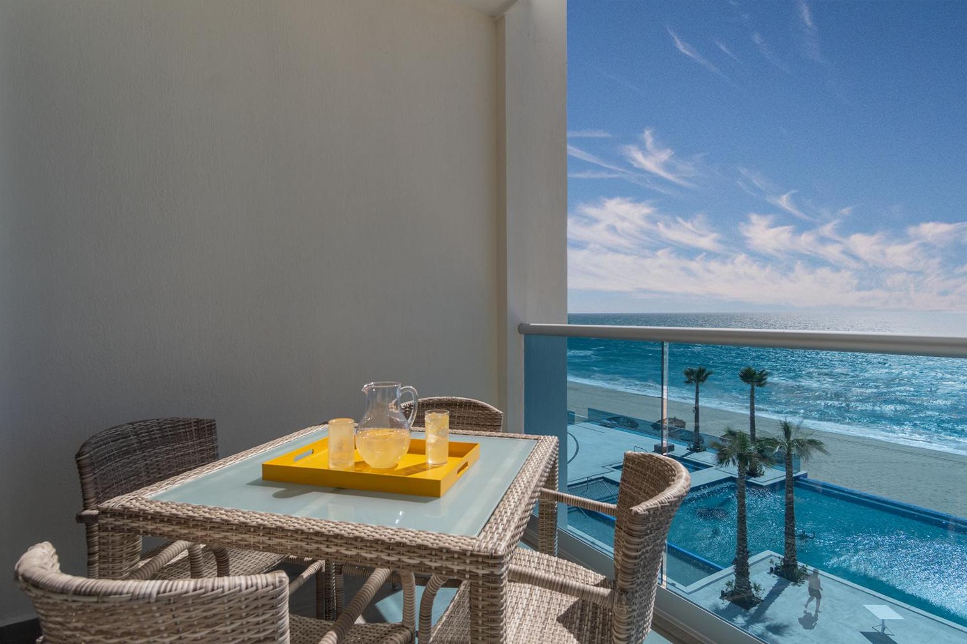 Splash in The New Lazy River/Stay in Modern Luxury Encantame C-403