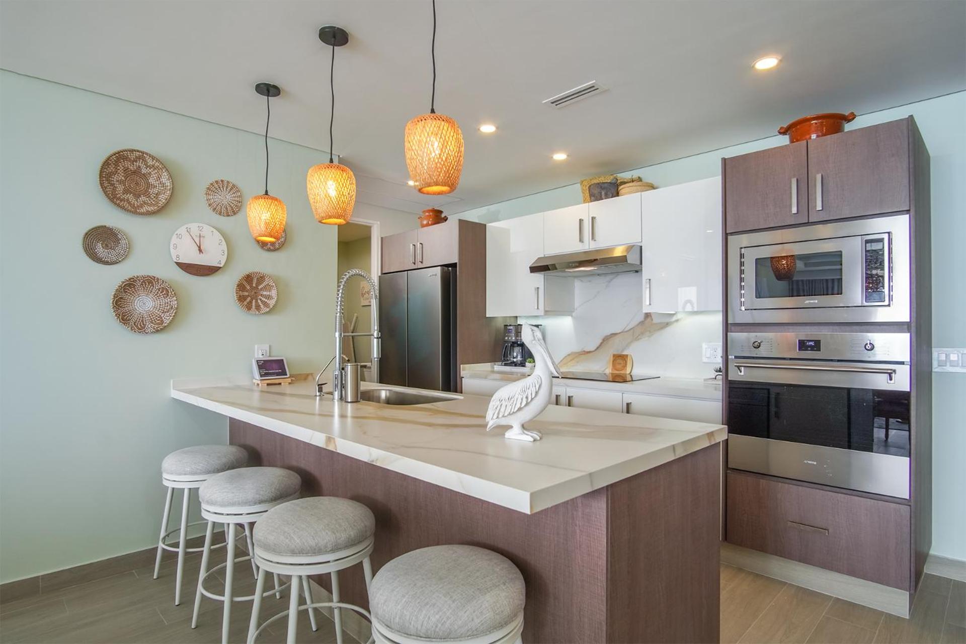 Beautiful 2 bedroom condo Encantame Tower E 802