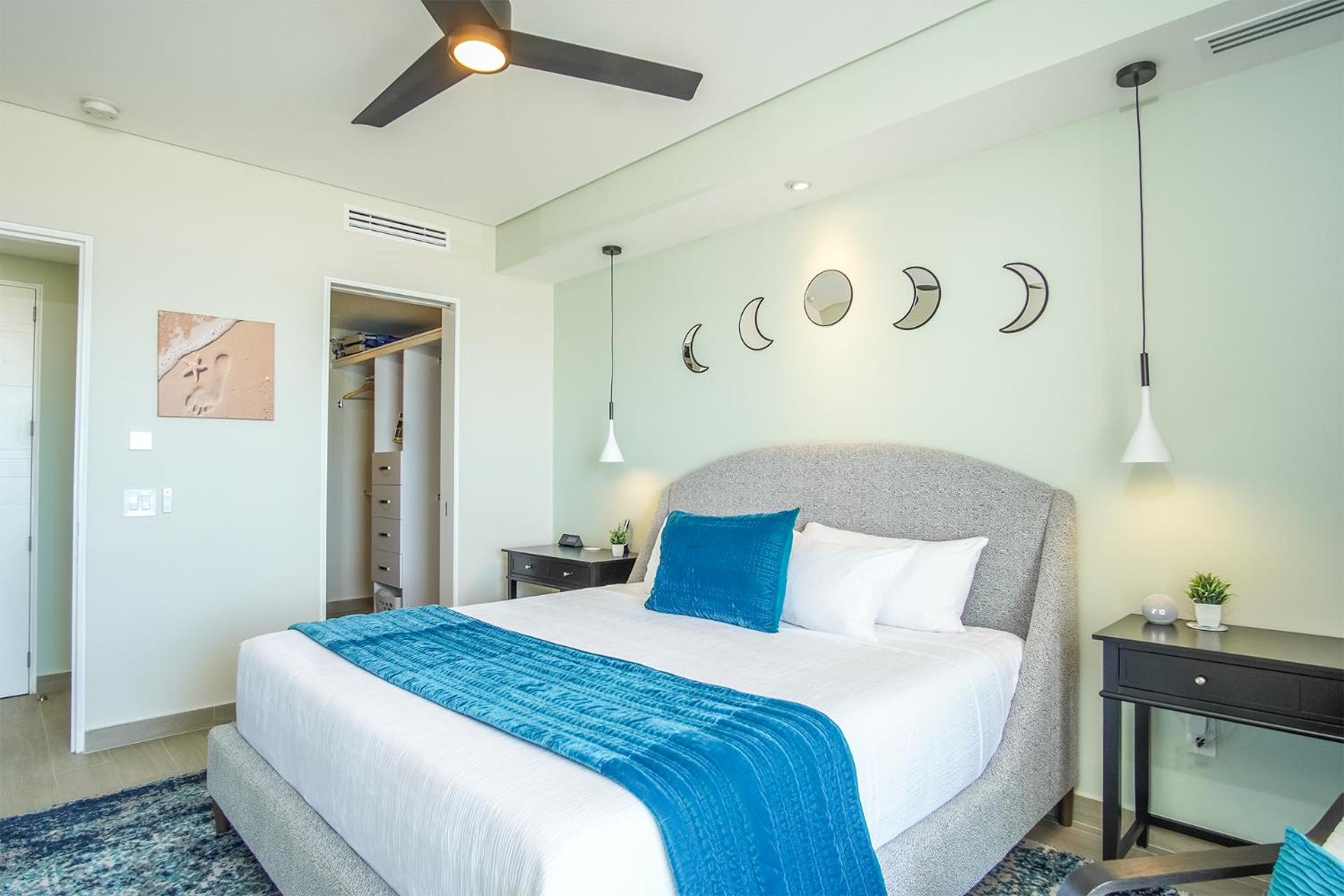 Beautiful 2 bedroom condo Encantame Tower E 802