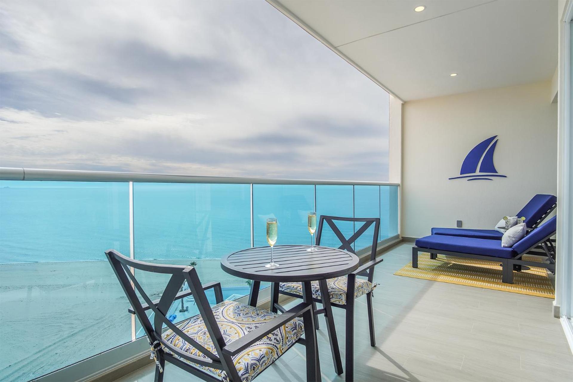 Beautiful 2 bedroom condo Encantame Tower E 802