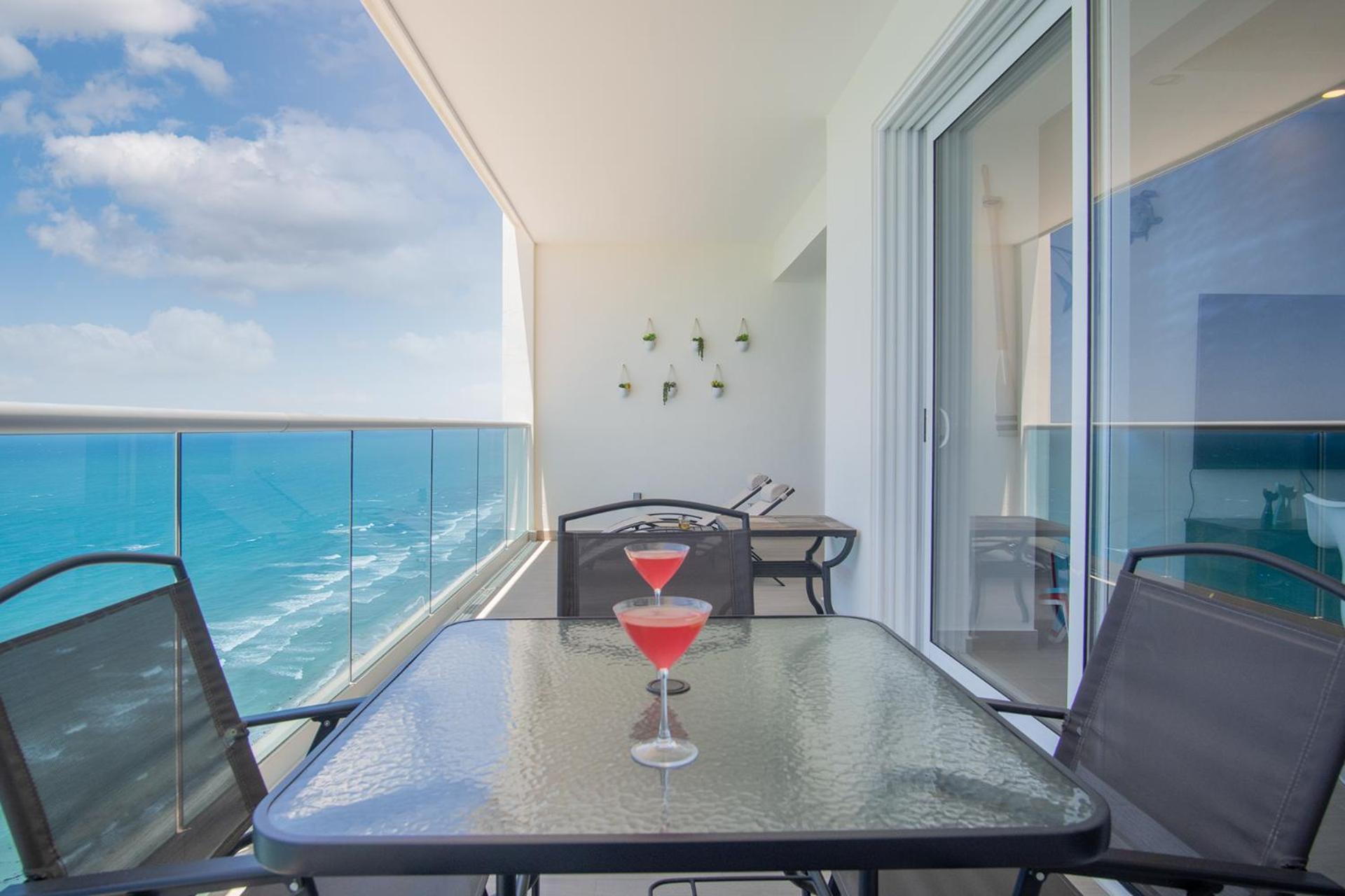 Splash in The New Lazy River and Sleep In Luxury Encantame C2102