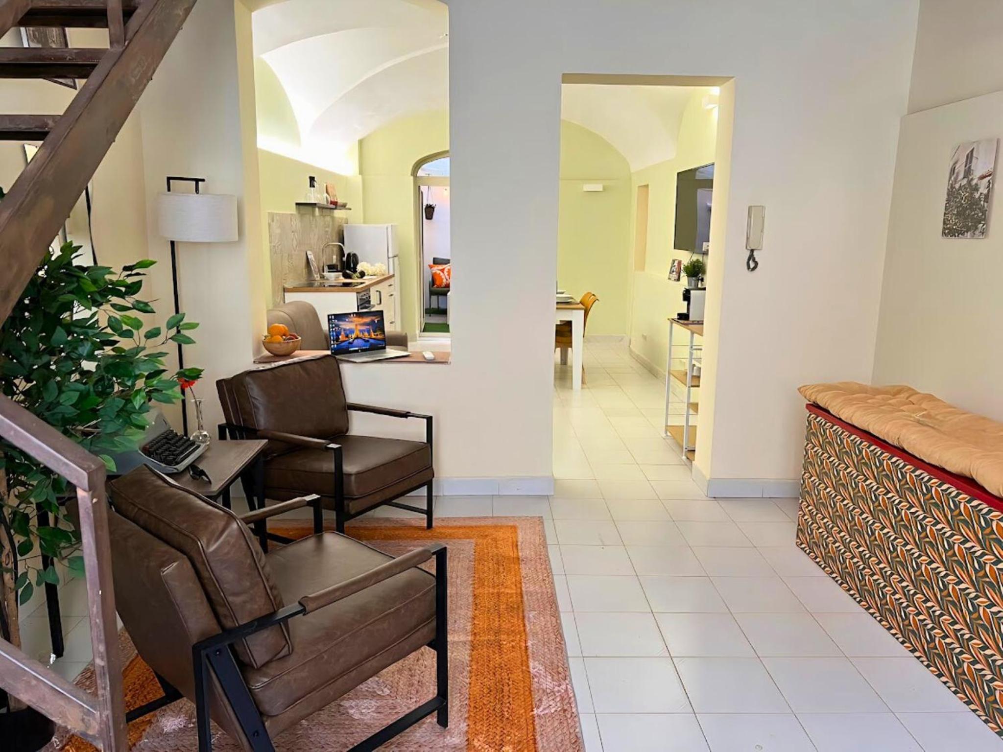 Giatì Studio - Cortile Privato & Metro