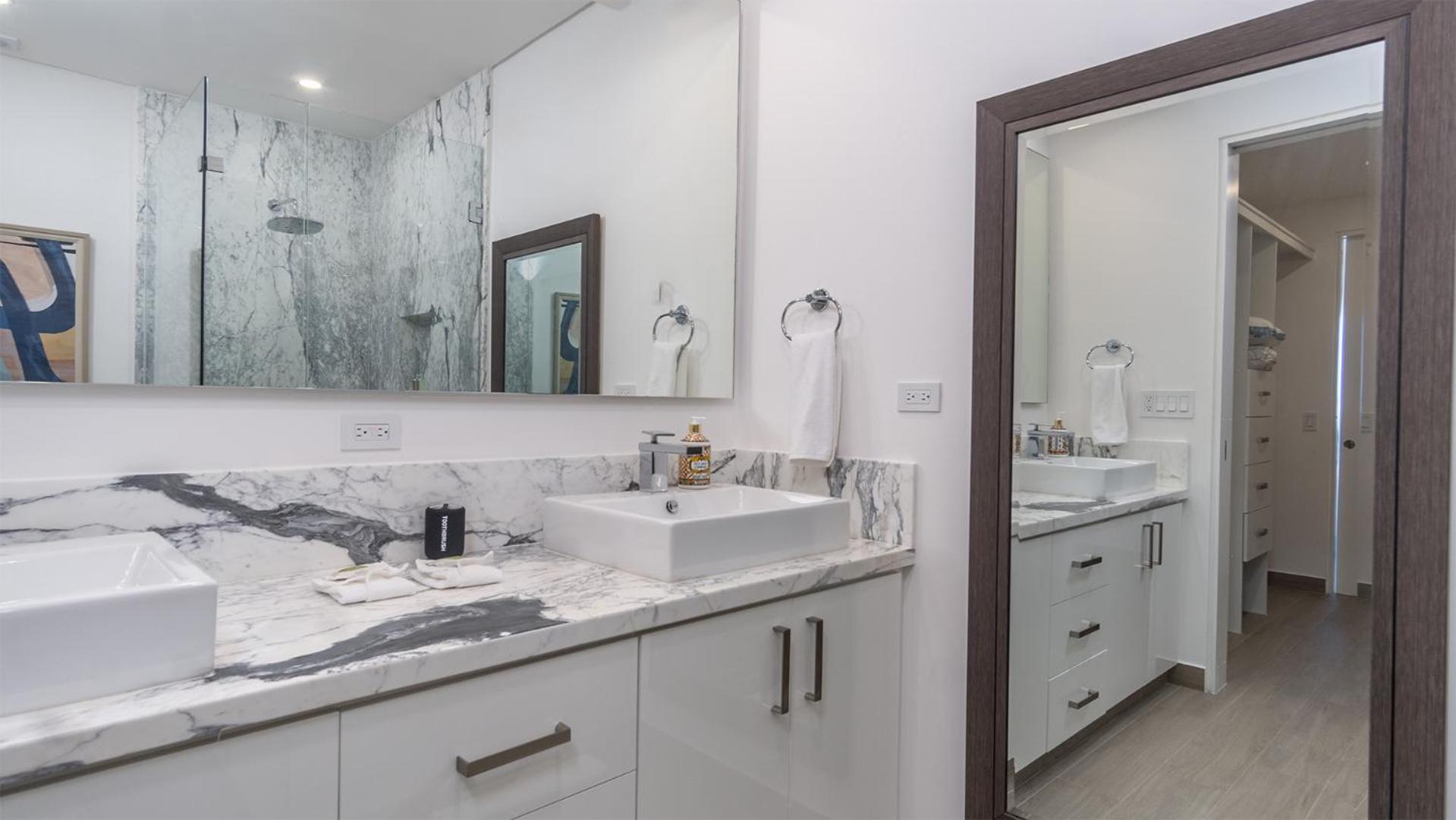 Distinctive Elegance 2 Bedroom Unit Encantame Viento 202
