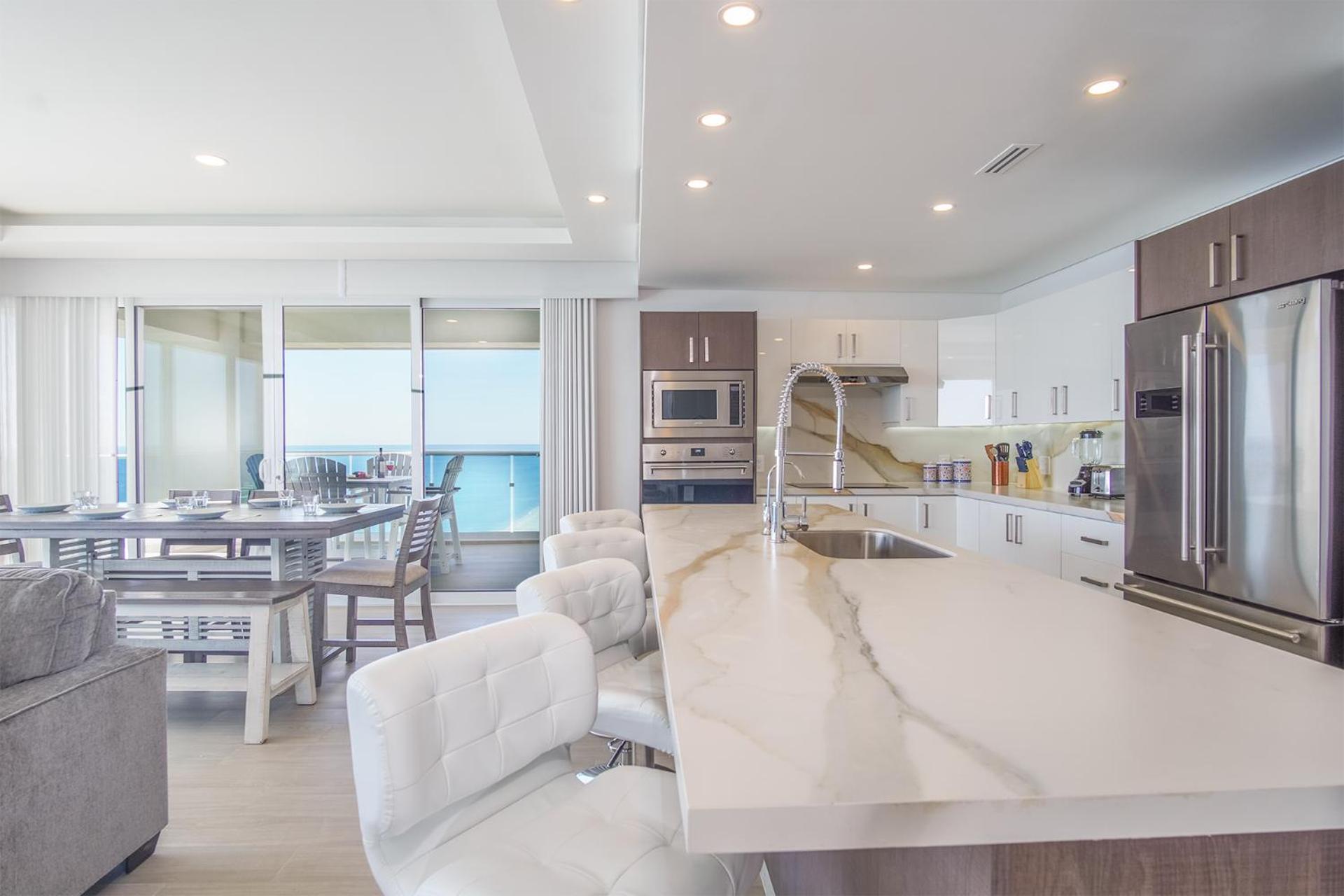 Breathtaking 3 bedroom condo Encantame Towers Velero 1801