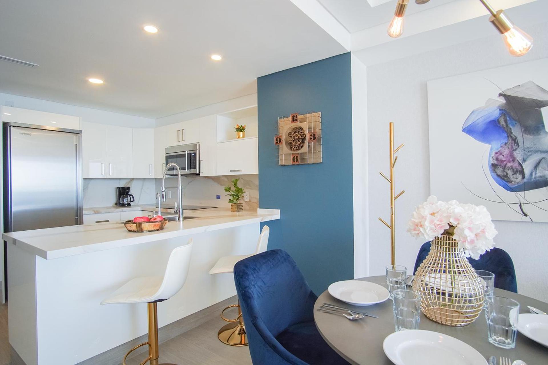 Stay in Luxury/Splash in New Lazy River this Winter Encanatame Towers 903