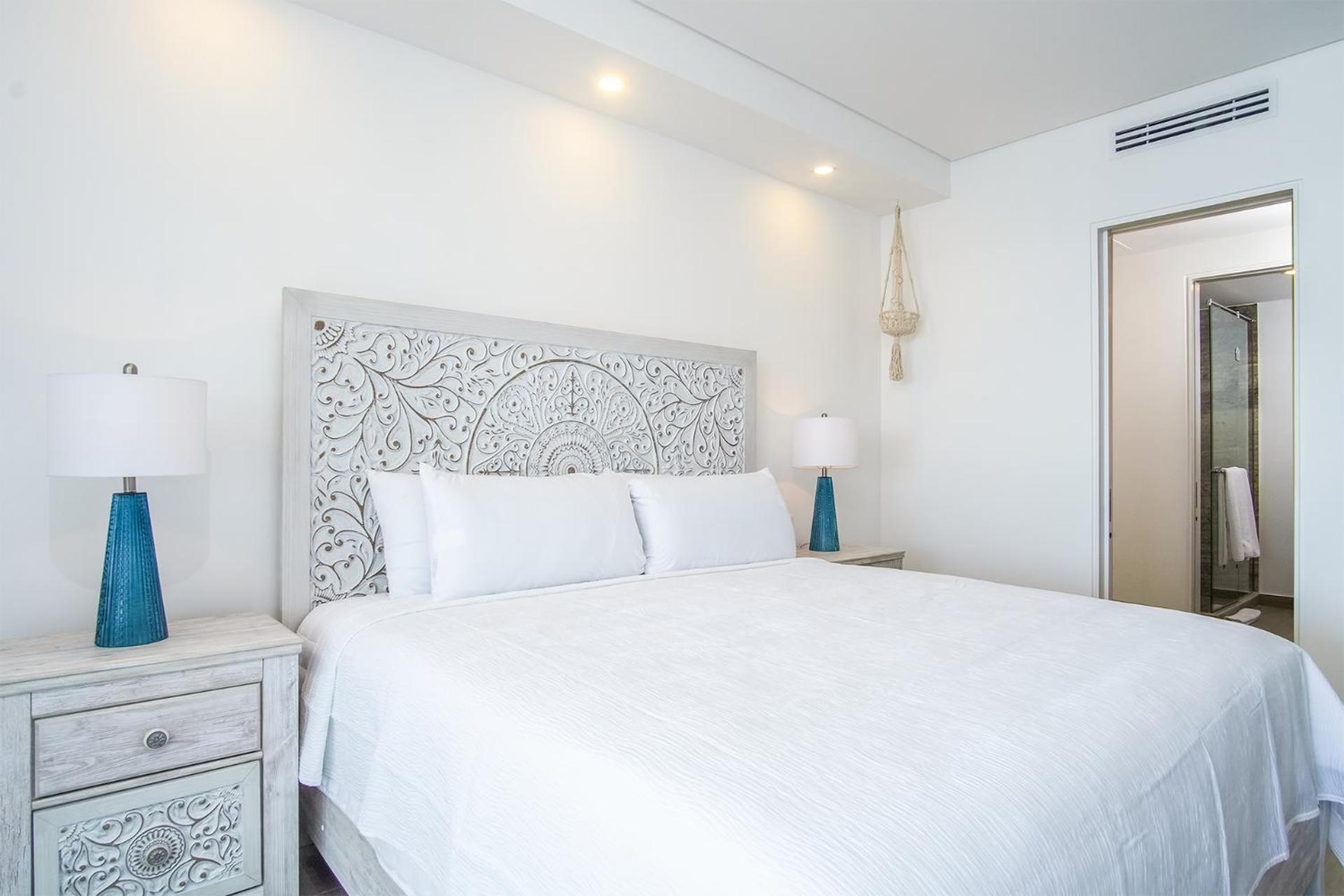 Breathtaking 3 bedroom condo Encantame Towers Velero 1801