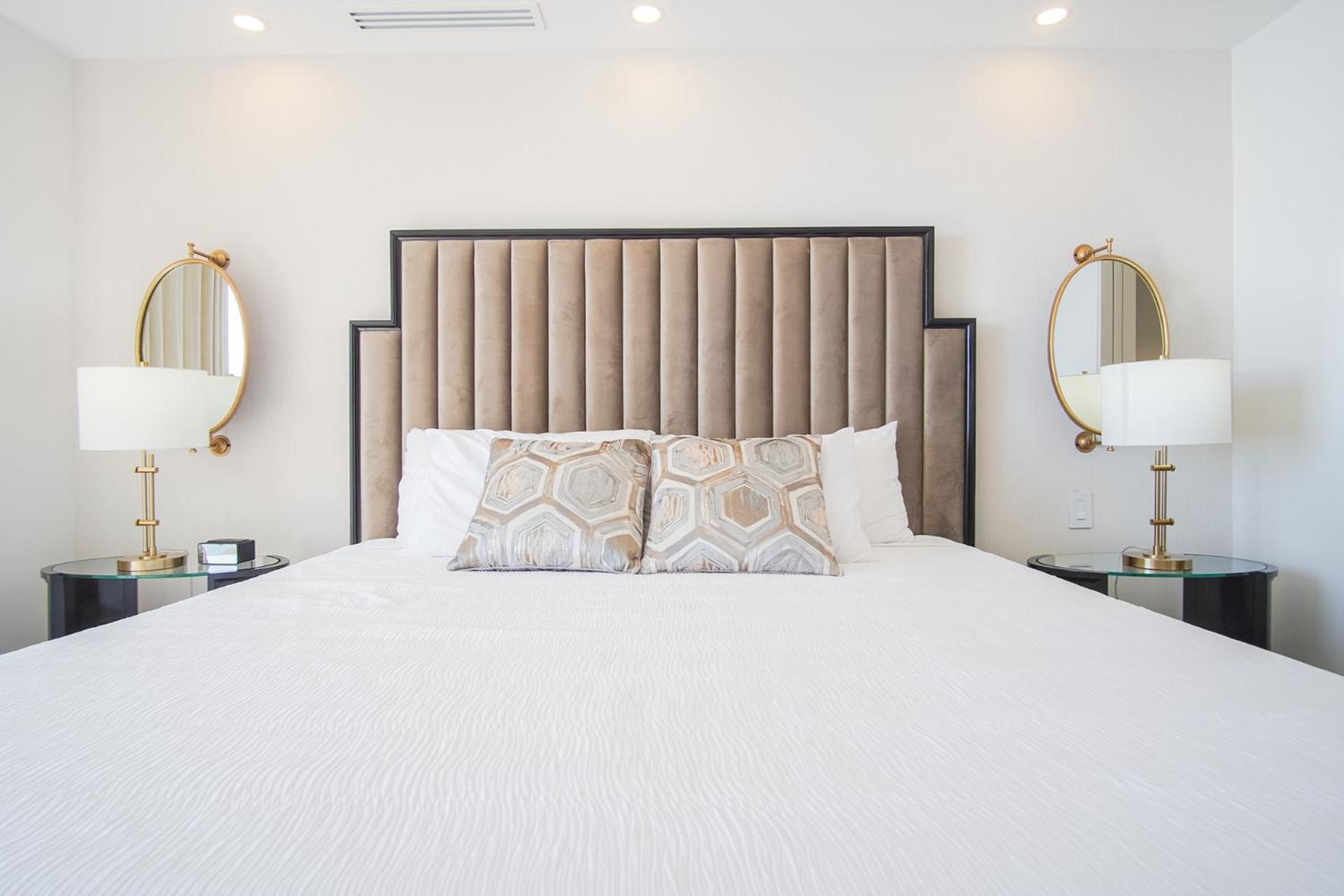 Stay in Luxury/Splash in New Lazy River this Winter Encanatame Towers 903