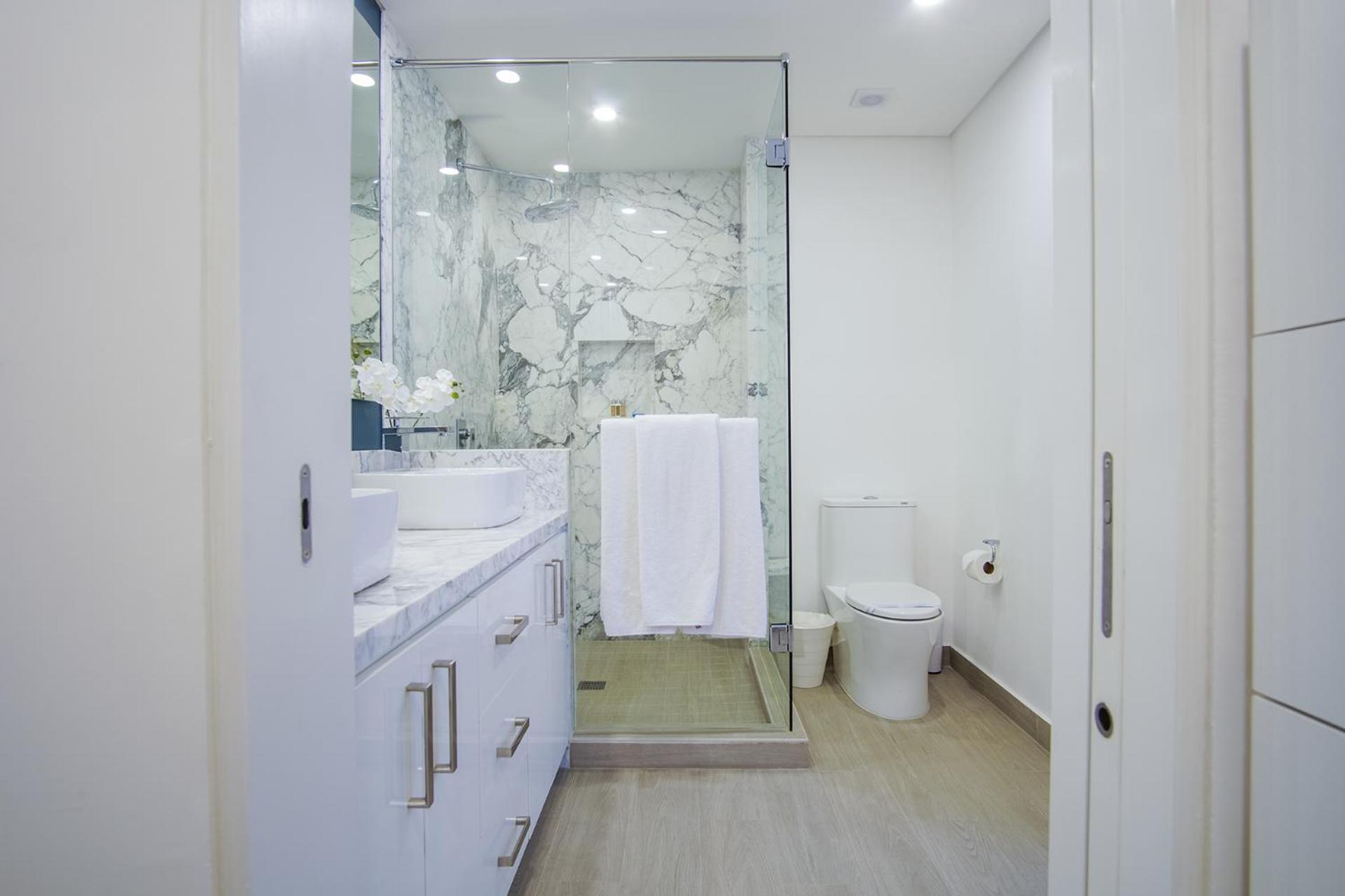 Stay in Luxury/Splash in New Lazy River this Winter Encanatame Towers 903