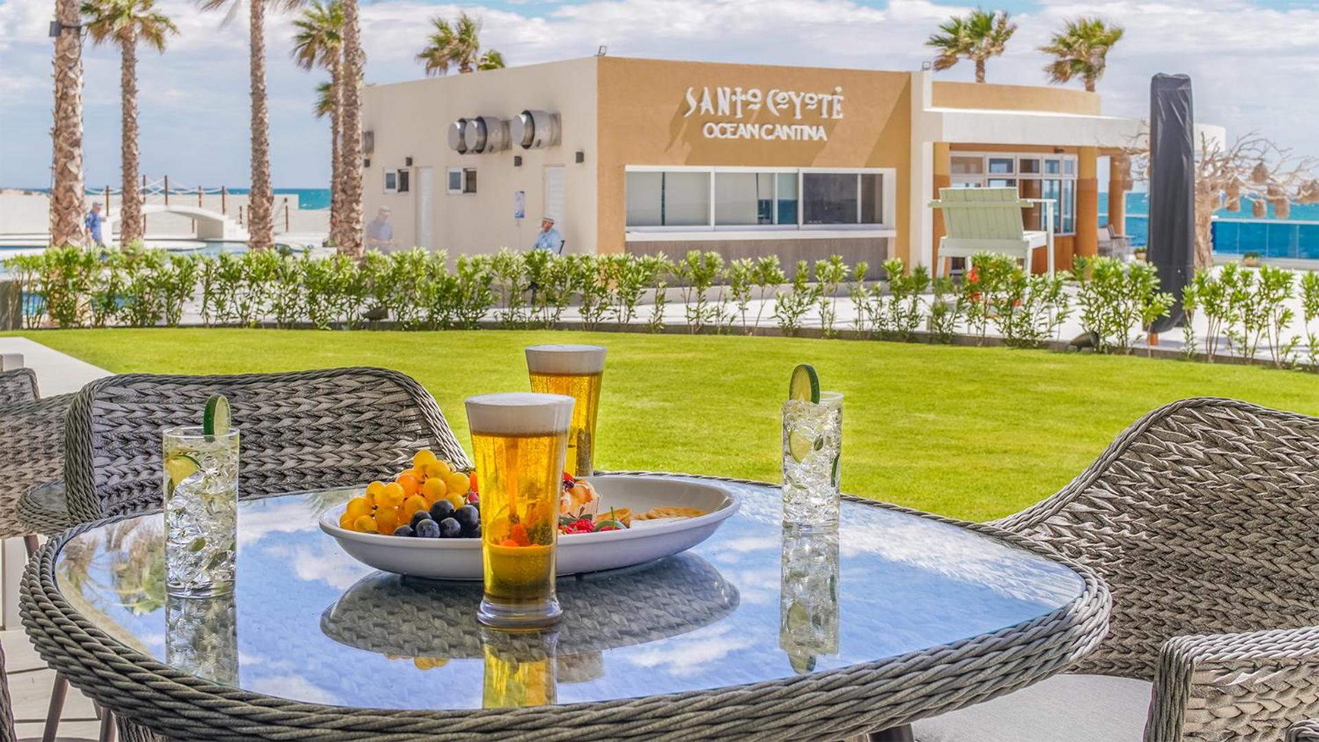 Attractive 2 bedroom condo Encantame Towers Velero 105