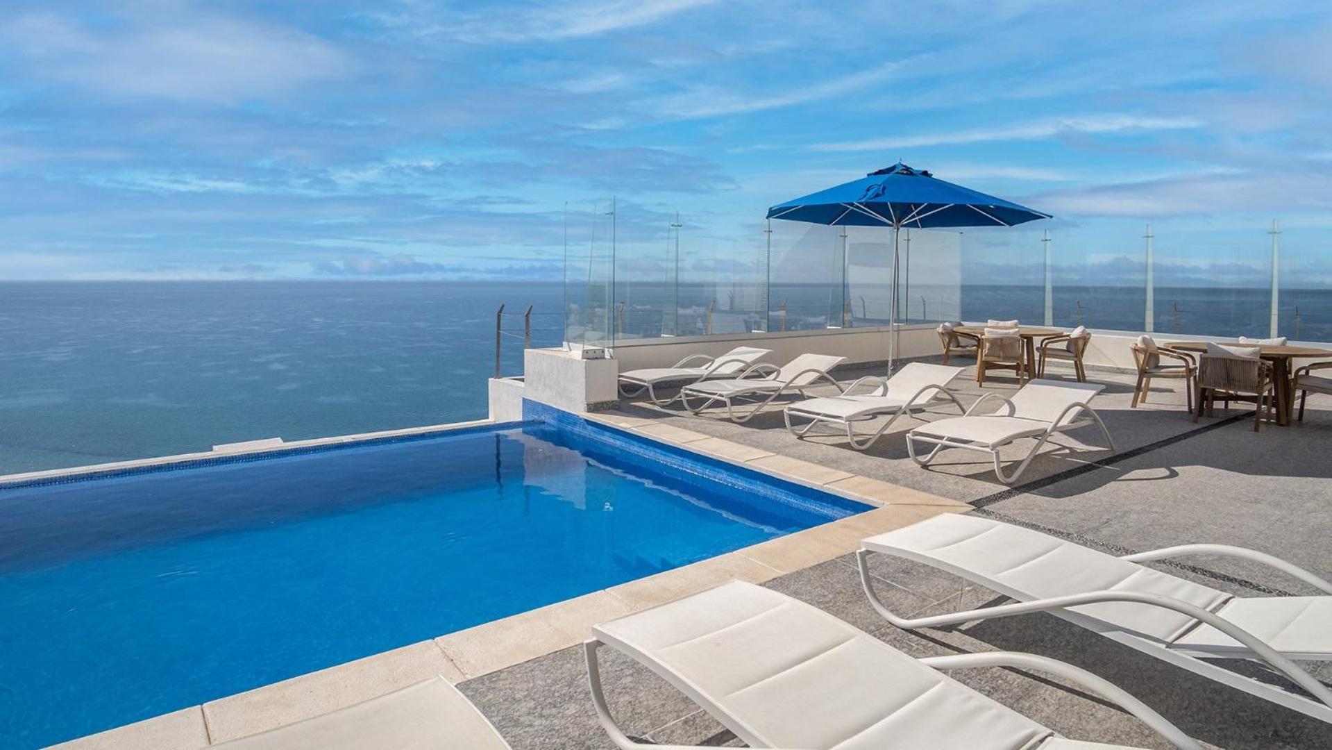 Stay in Luxury/Splash in New Lazy River this Winter Encanatame Towers 903
