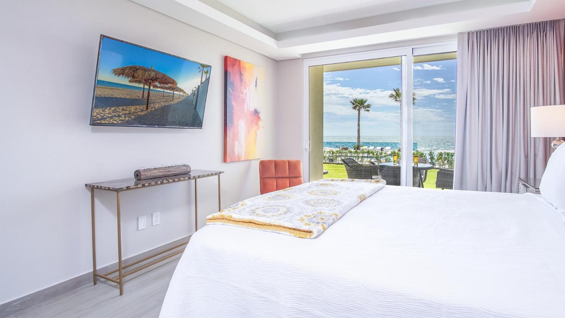 Attractive 2 bedroom condo Encantame Towers Velero 105