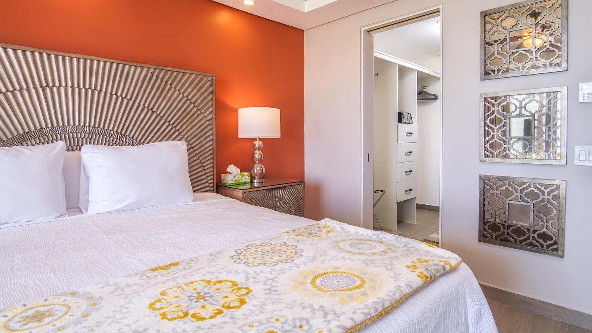 Attractive 2 bedroom condo Encantame Towers Velero 105