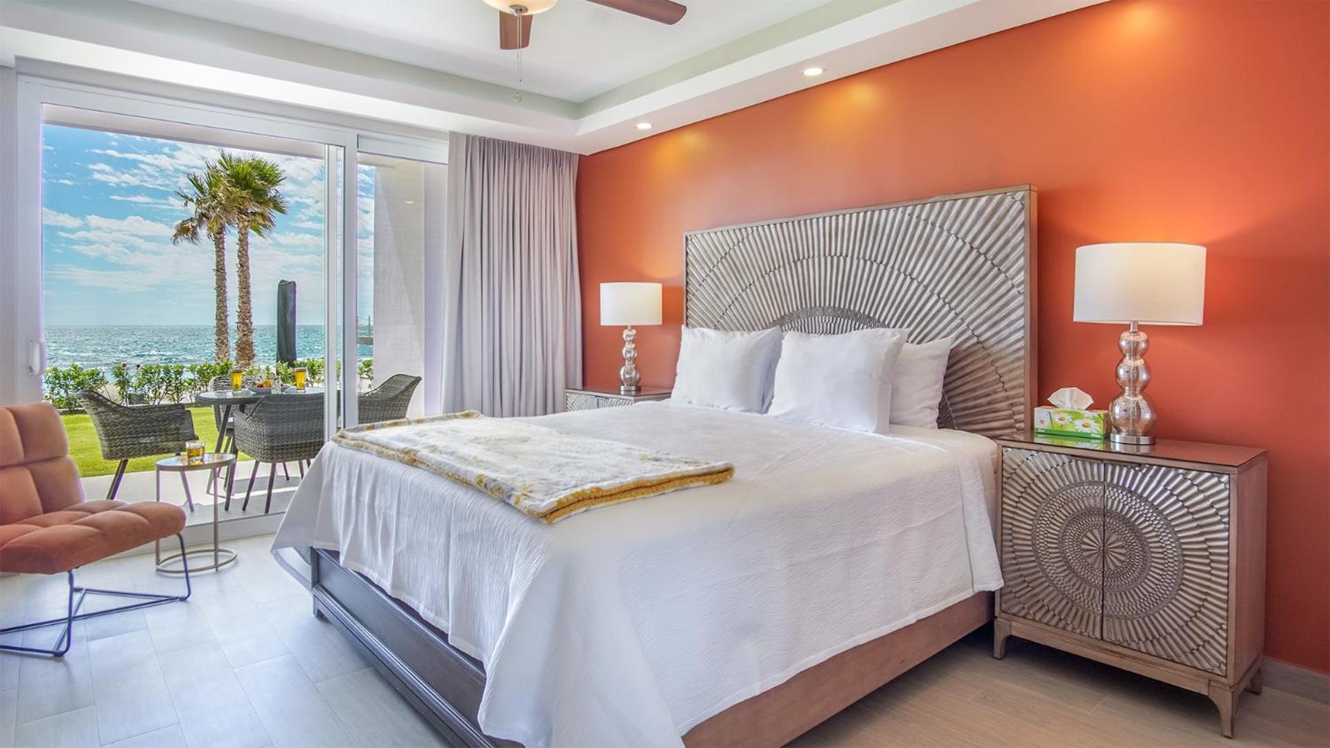 Attractive 2 bedroom condo Encantame Towers Velero 105