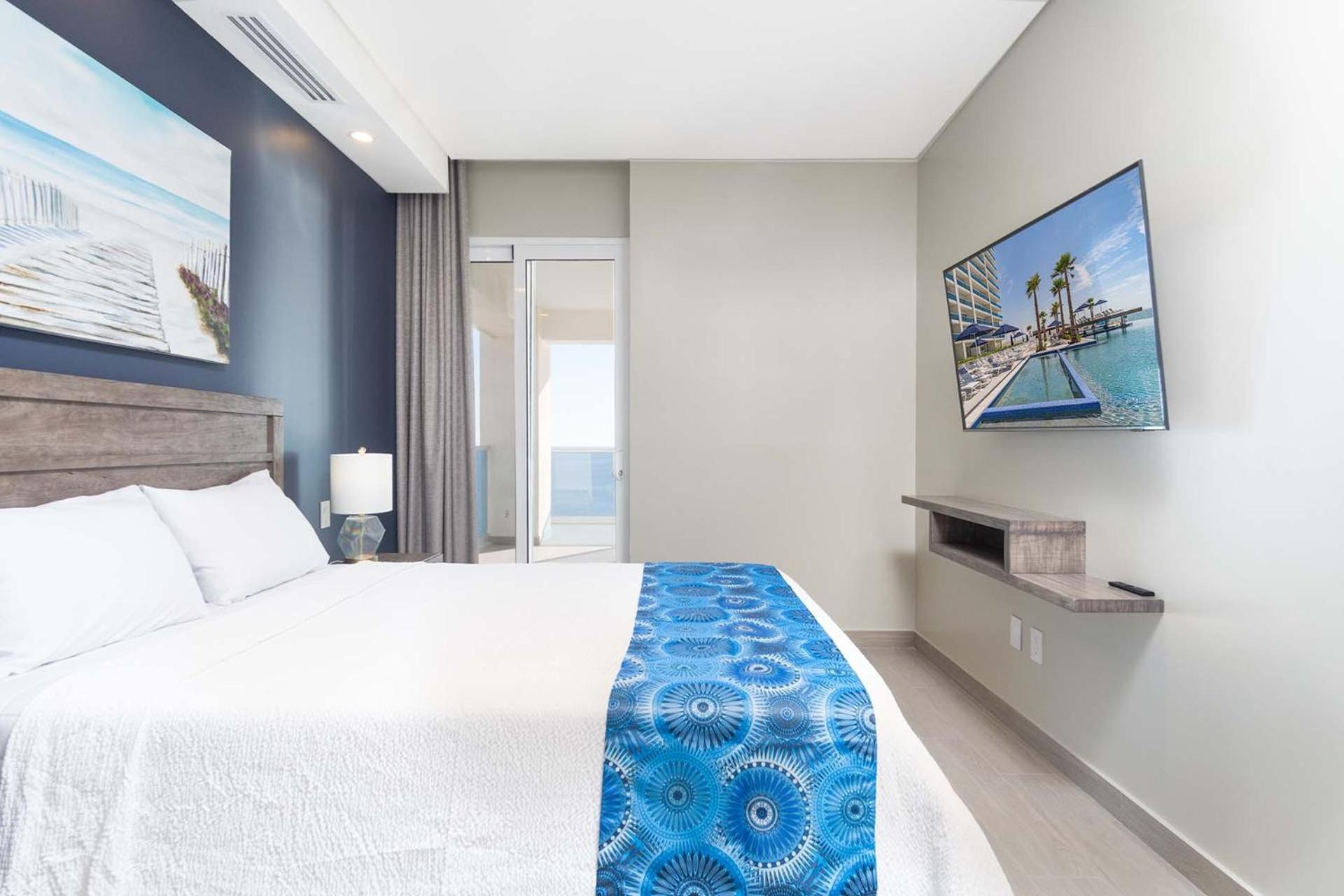 Splash in New Lazy River/Stay in Modern Luxury Encantame C-705