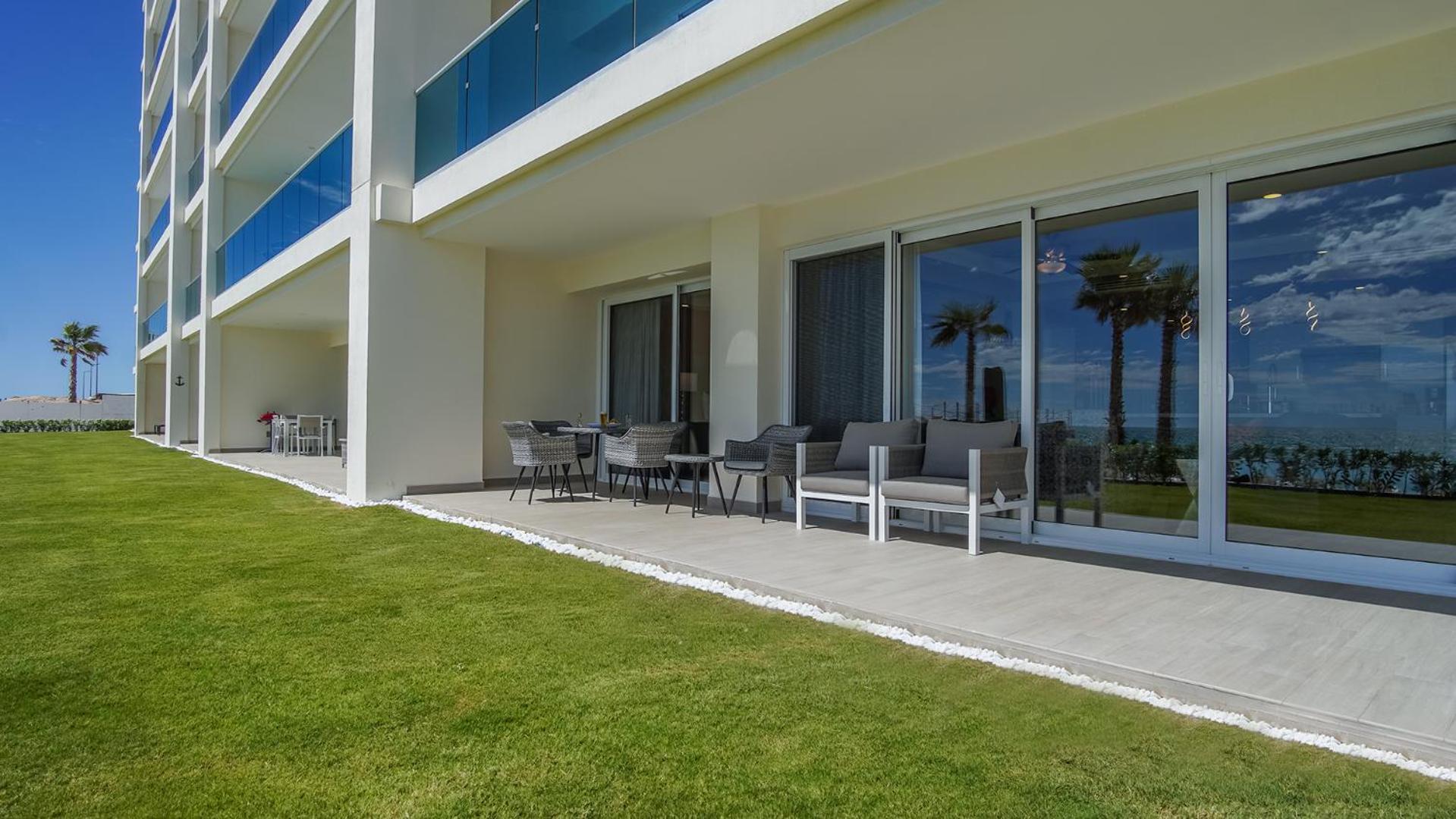Attractive 2 bedroom condo Encantame Towers Velero 105