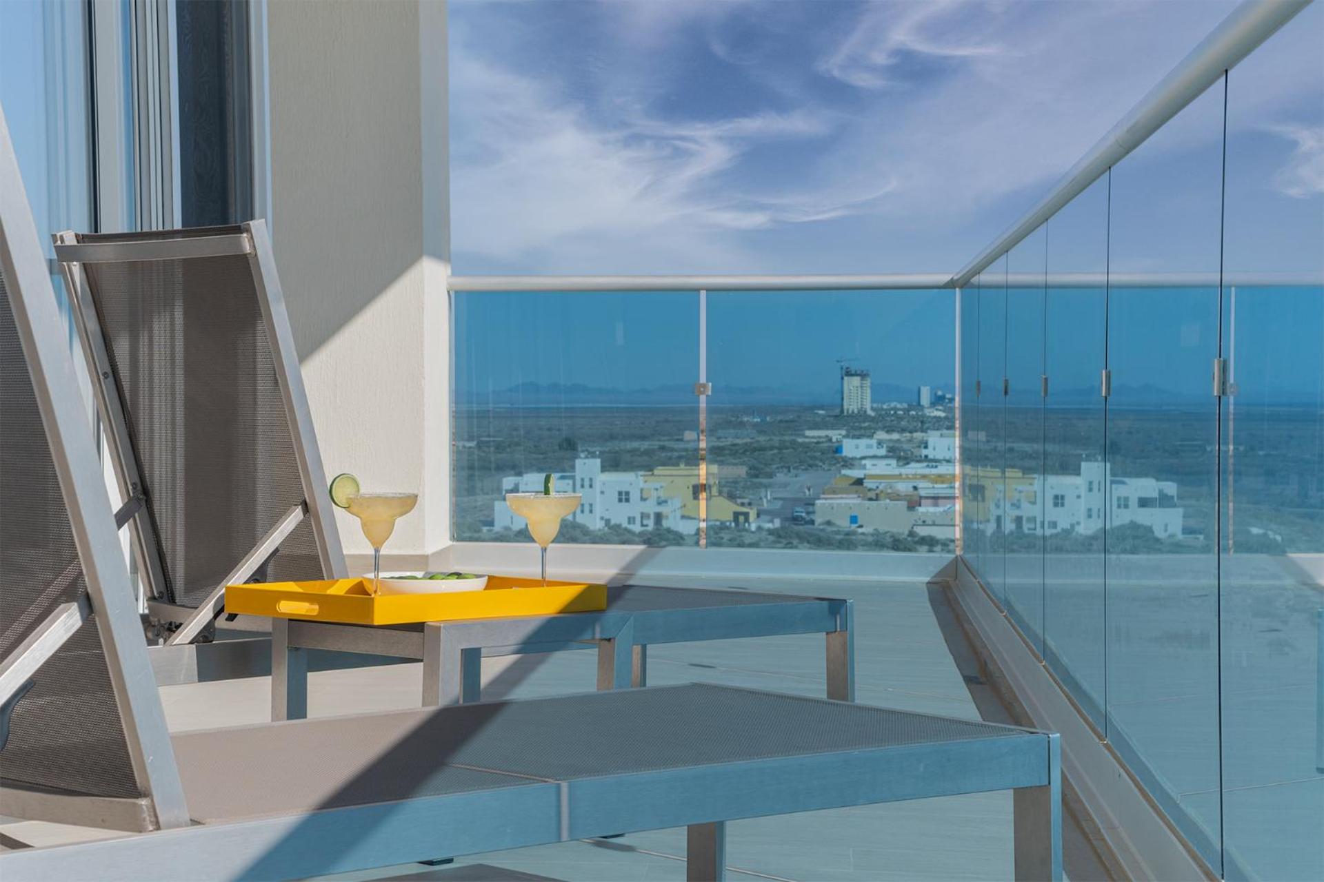Splash in New Lazy River/Stay in Modern Luxury Encantame C-705