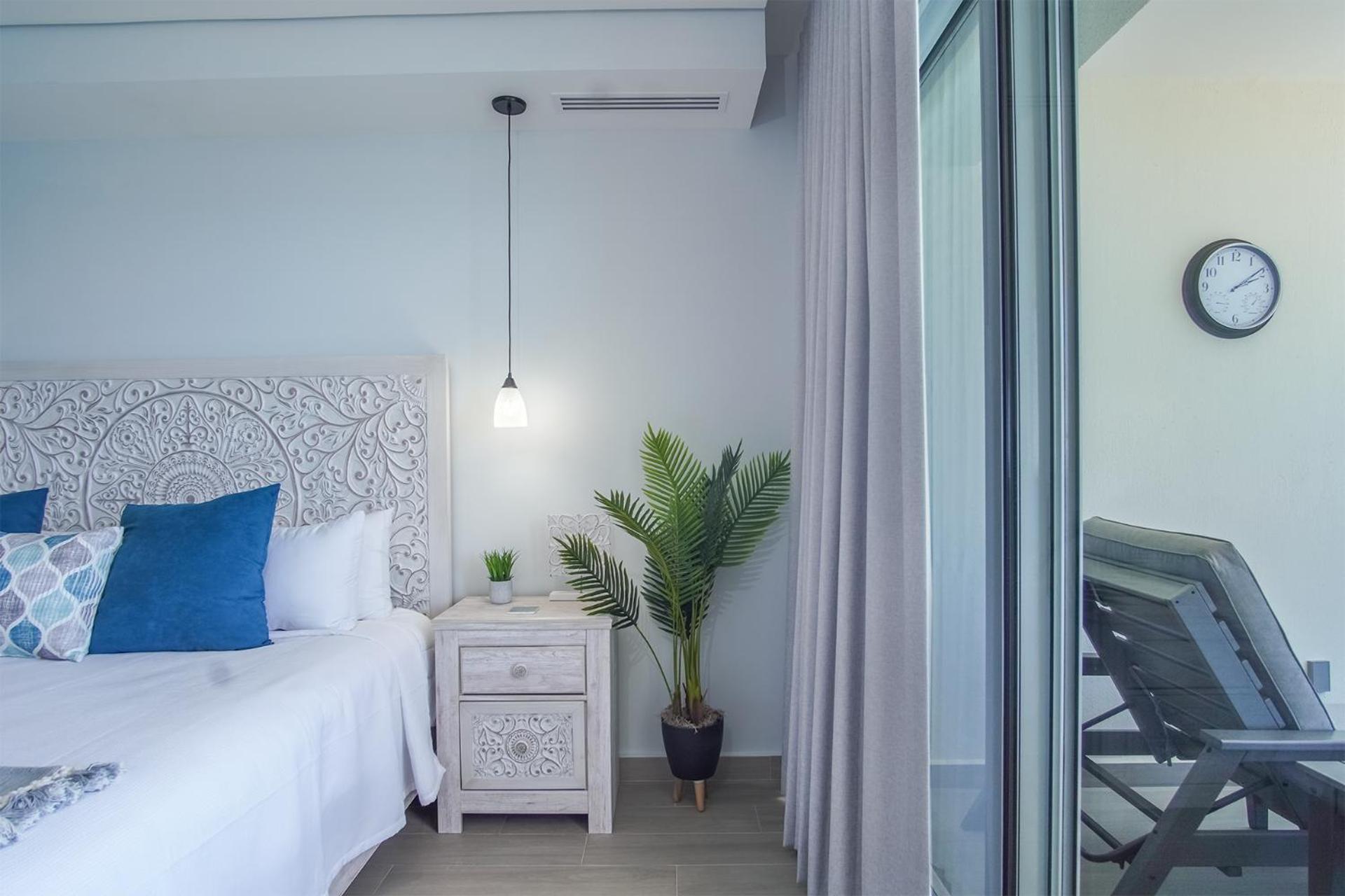 Relax in this modern ocean front condo Encantame E1404