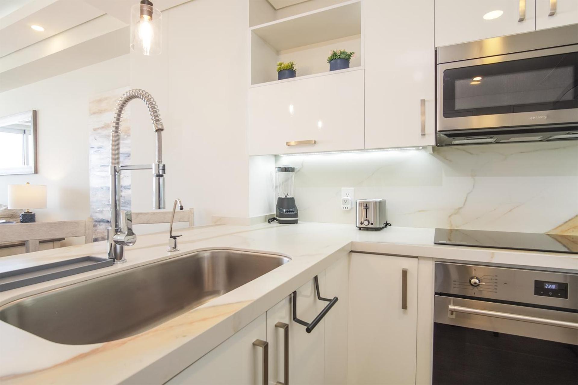 Sublime 1 bedroom condo Encantame Towers Verano 503
