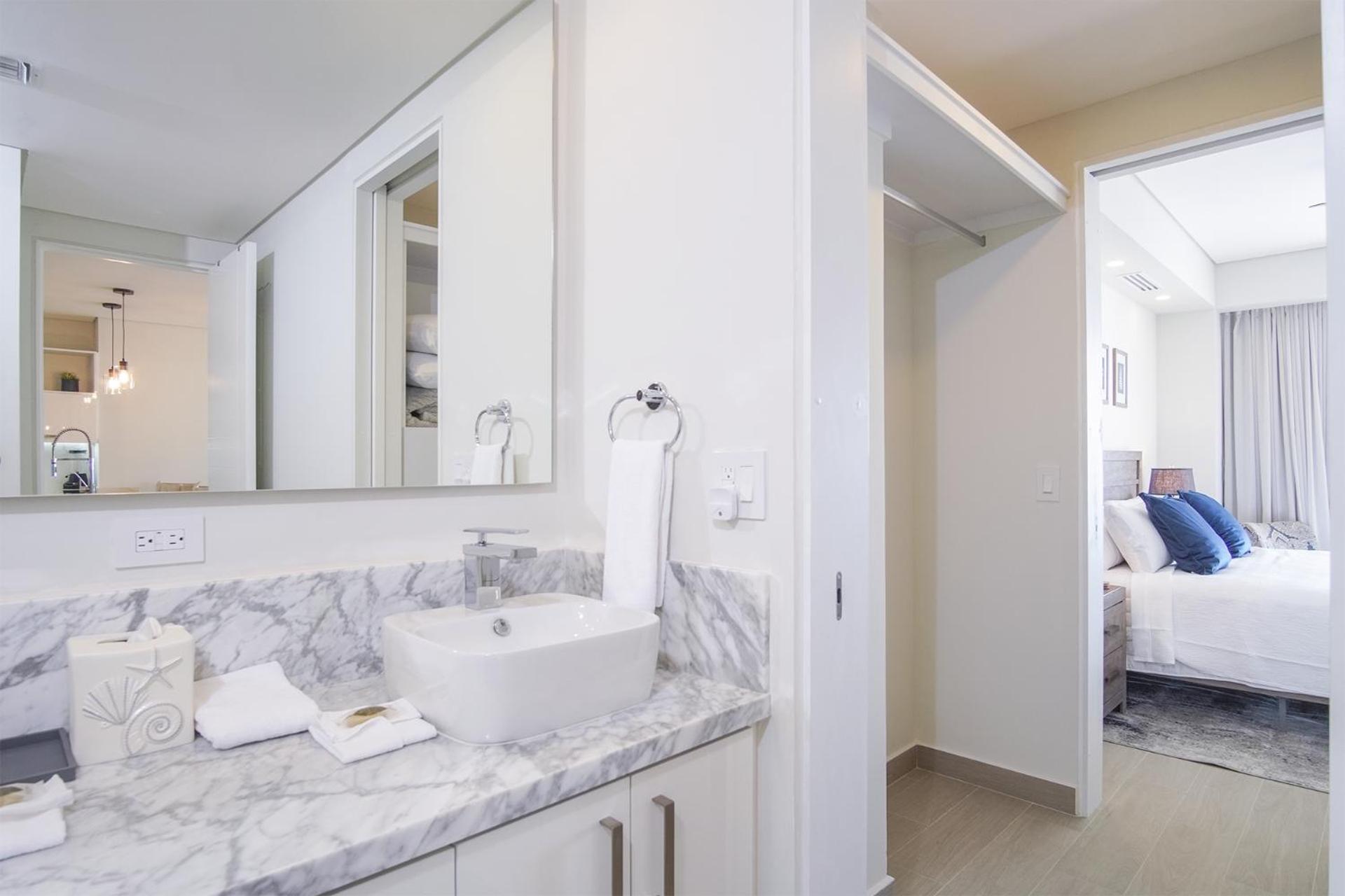 Sublime 1 bedroom condo Encantame Towers Verano 503