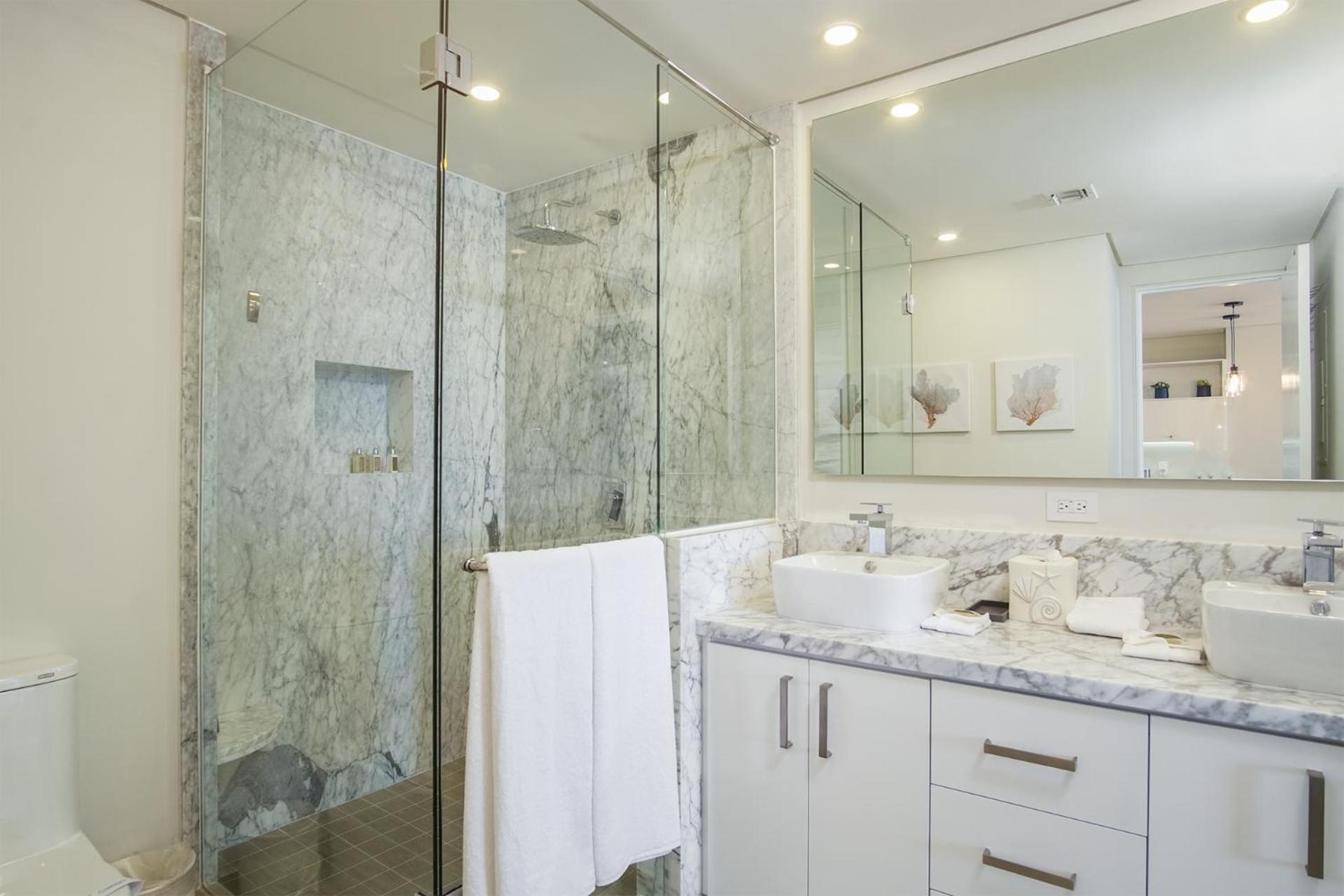 Sublime 1 bedroom condo Encantame Towers Verano 503