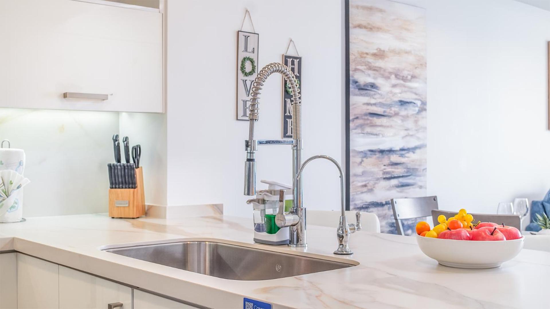 Modern Luxury, Beachfront, Ocean Views C203 Encantame