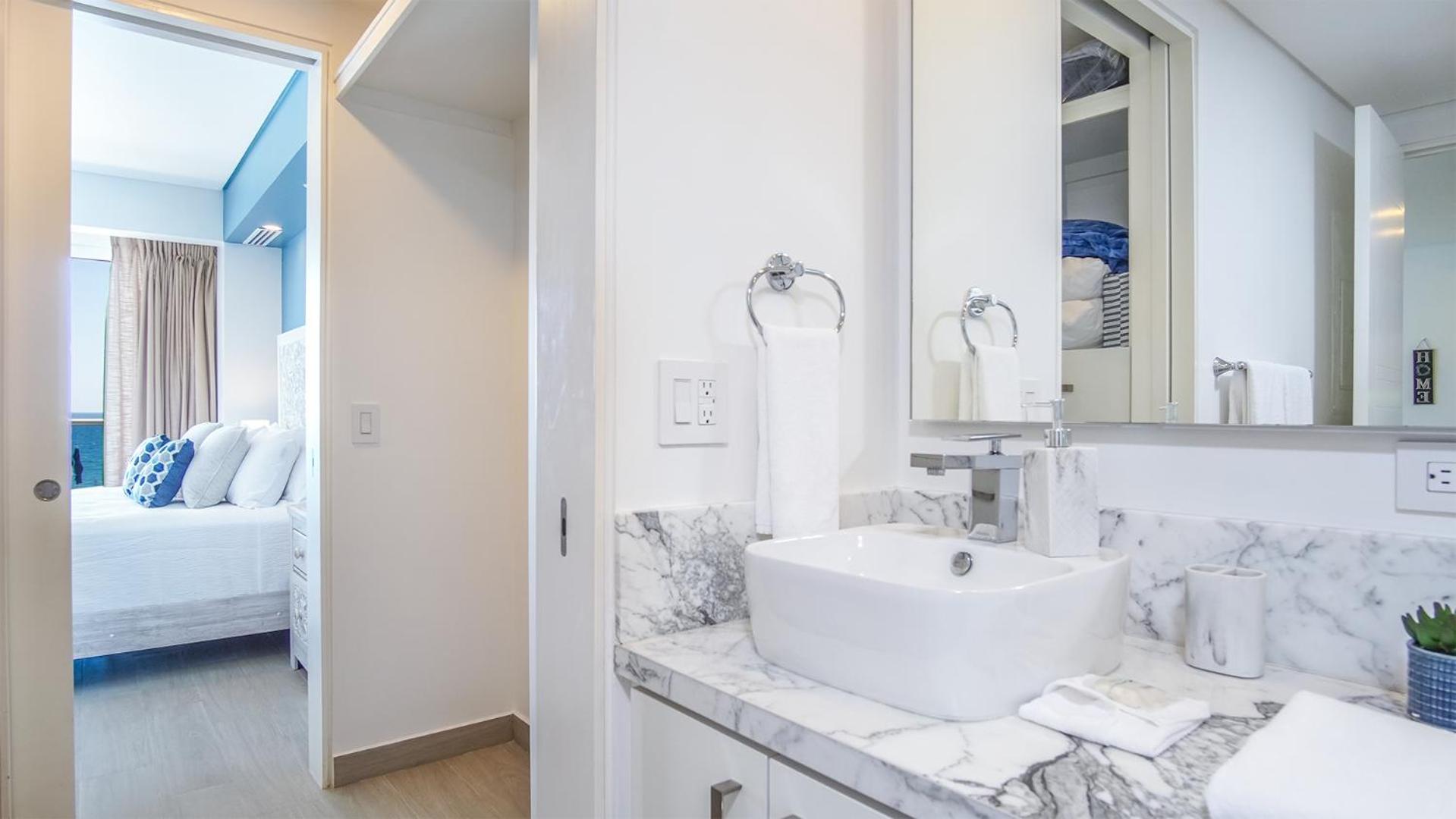 Modern Luxury, Beachfront, Ocean Views C203 Encantame