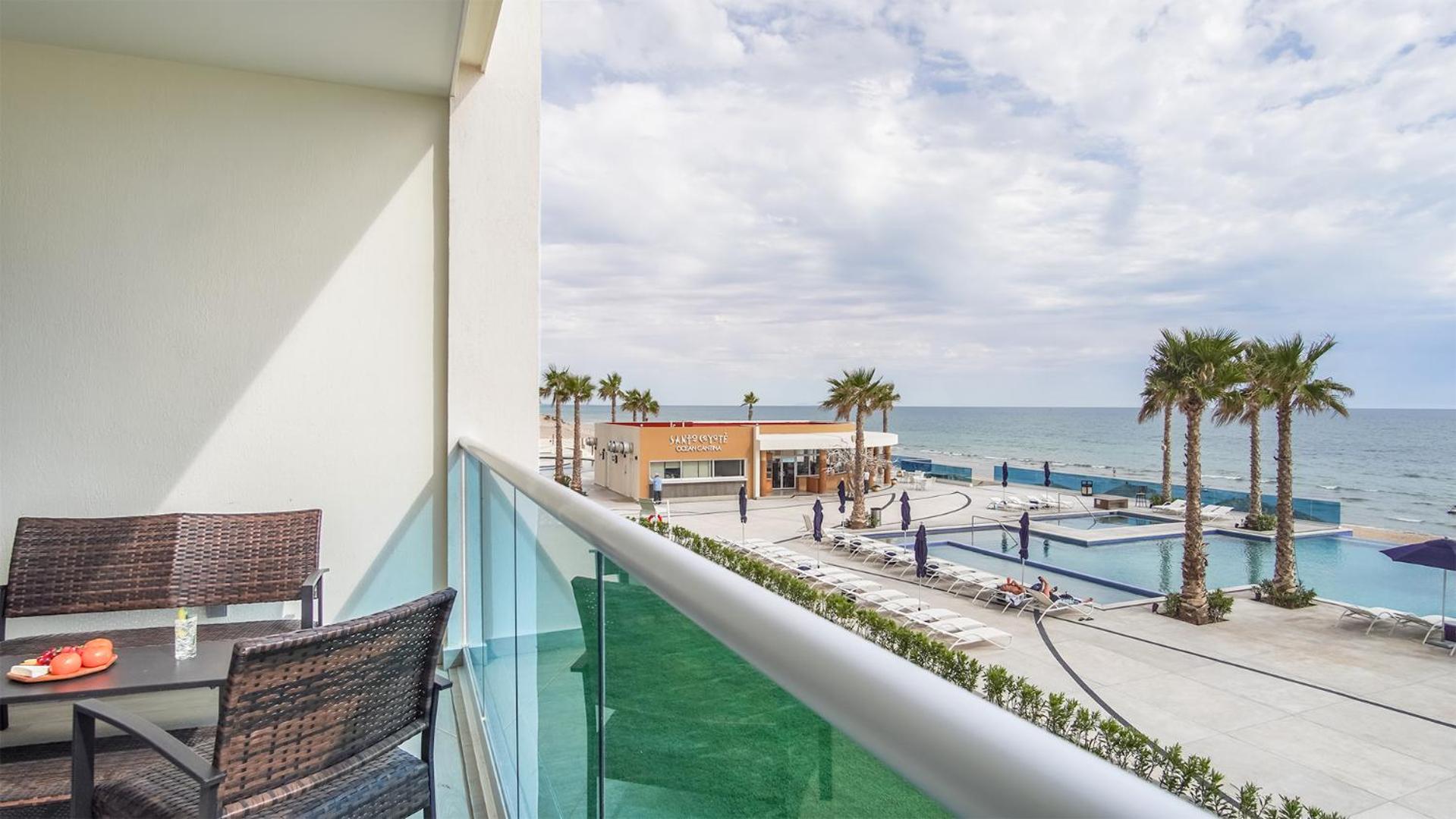 Modern Luxury, Beachfront, Ocean Views C203 Encantame