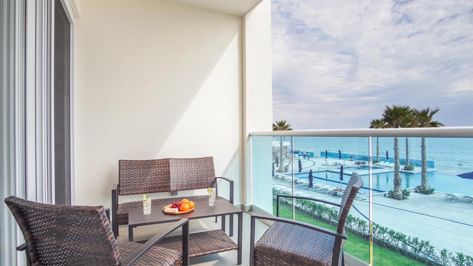 Modern Luxury, Beachfront, Ocean Views C203 Encantame