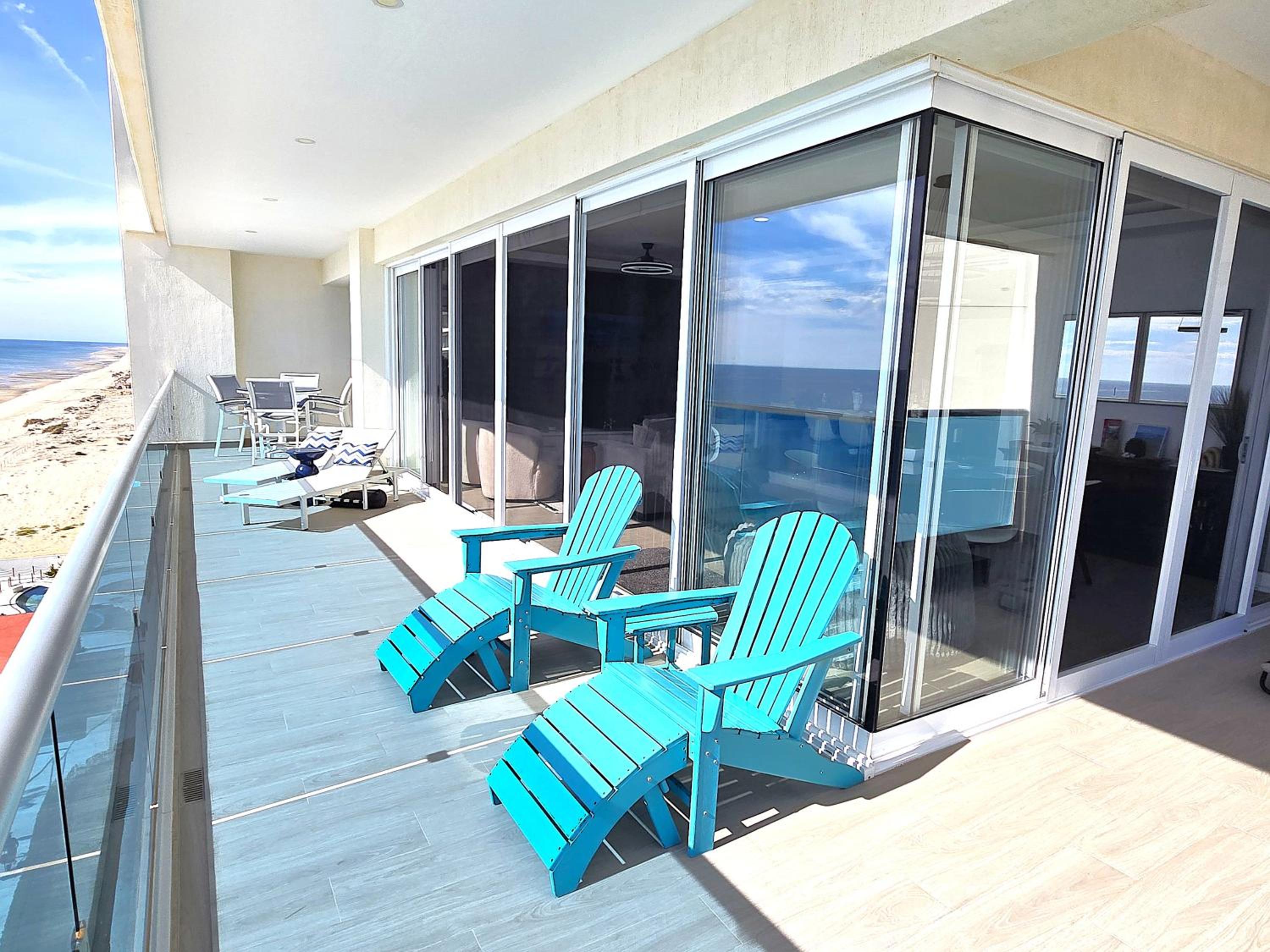 Beautiful 2 bedroom Corner Beach Front Condominium Encantame Velero 905