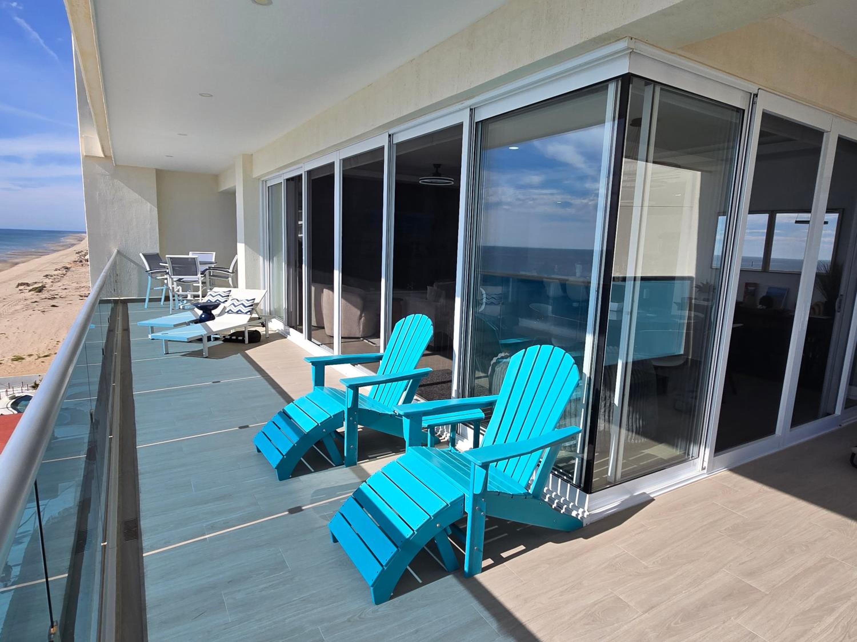 Beautiful 2 bedroom Corner Beach Front Condominium Encantame Velero 905