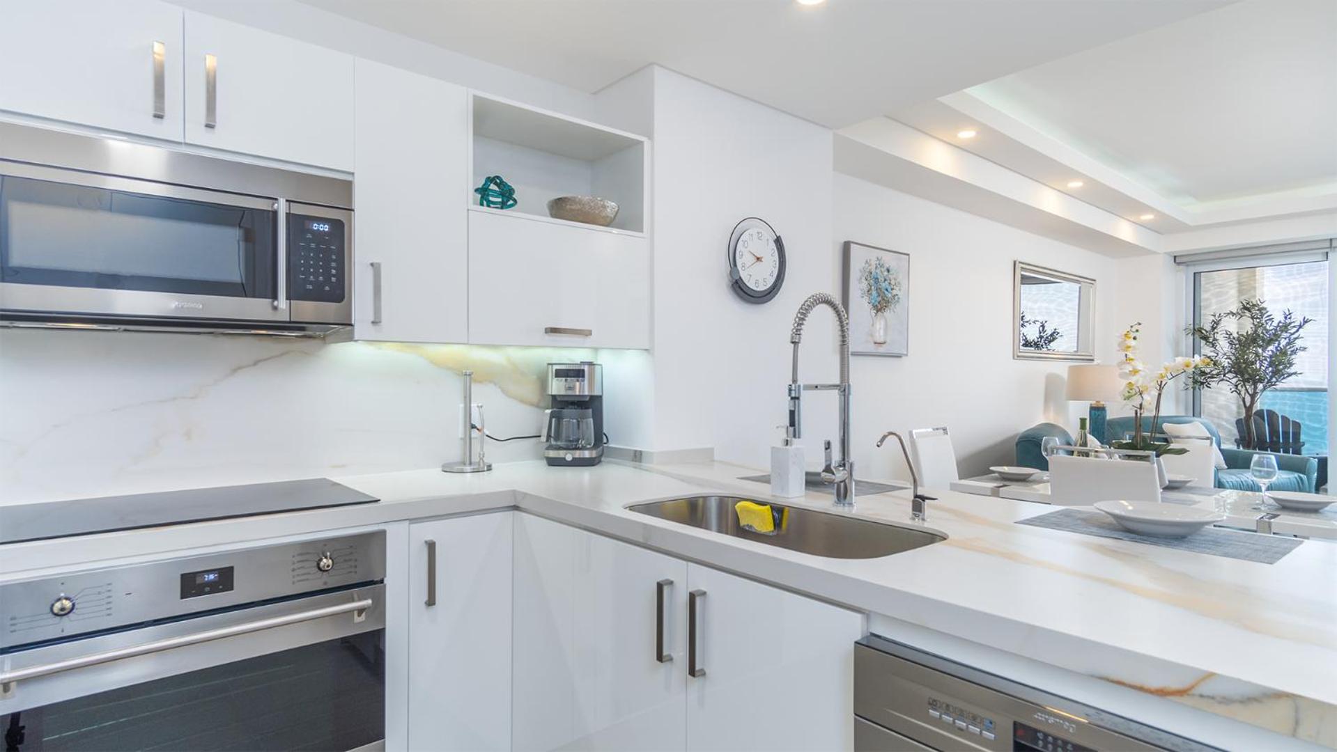 All About The Beach!! 1 bedroom condo at Encantame Towers W503