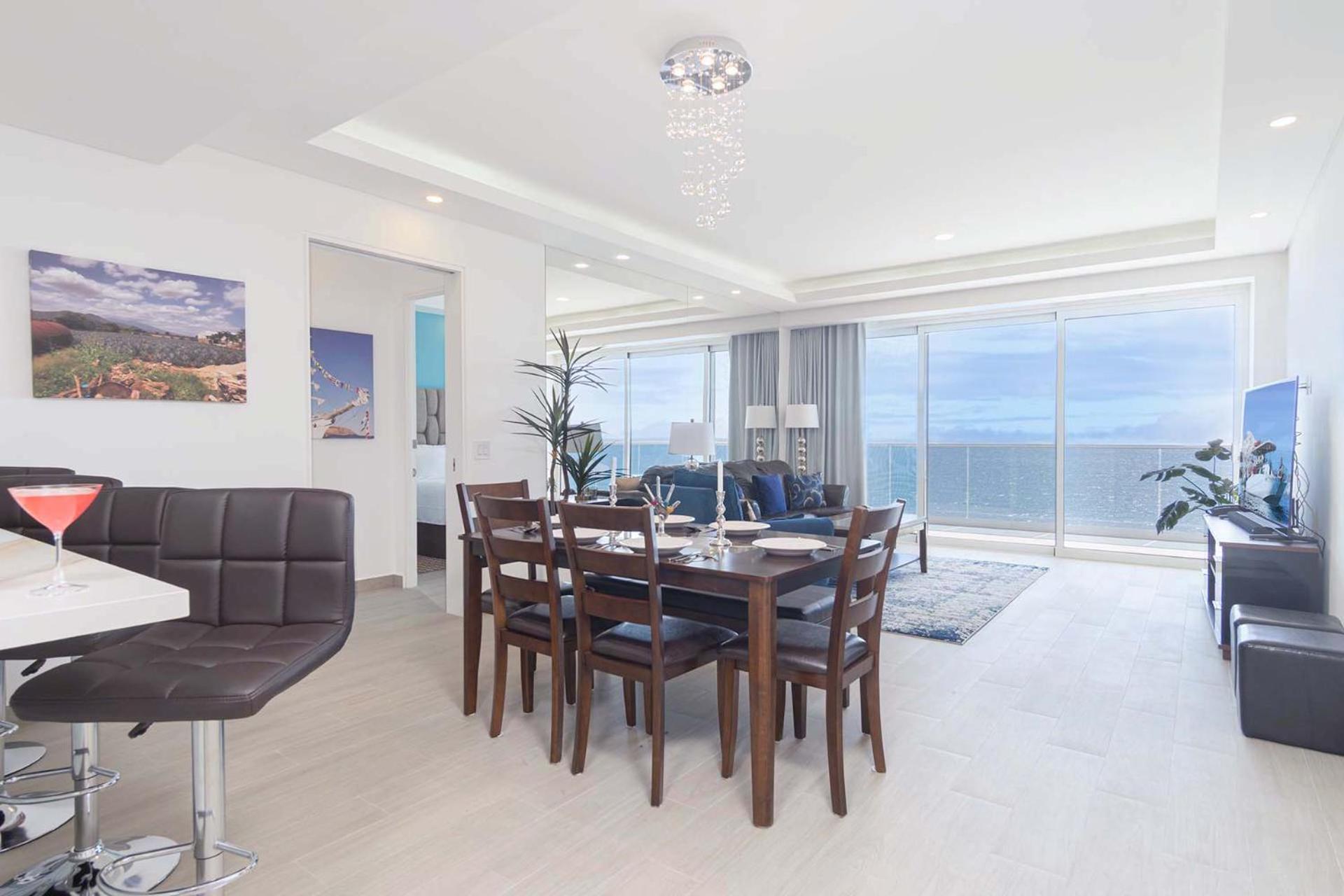 Splash in The New Lazy River/Stay in Modern Luxury Encantamae C 402