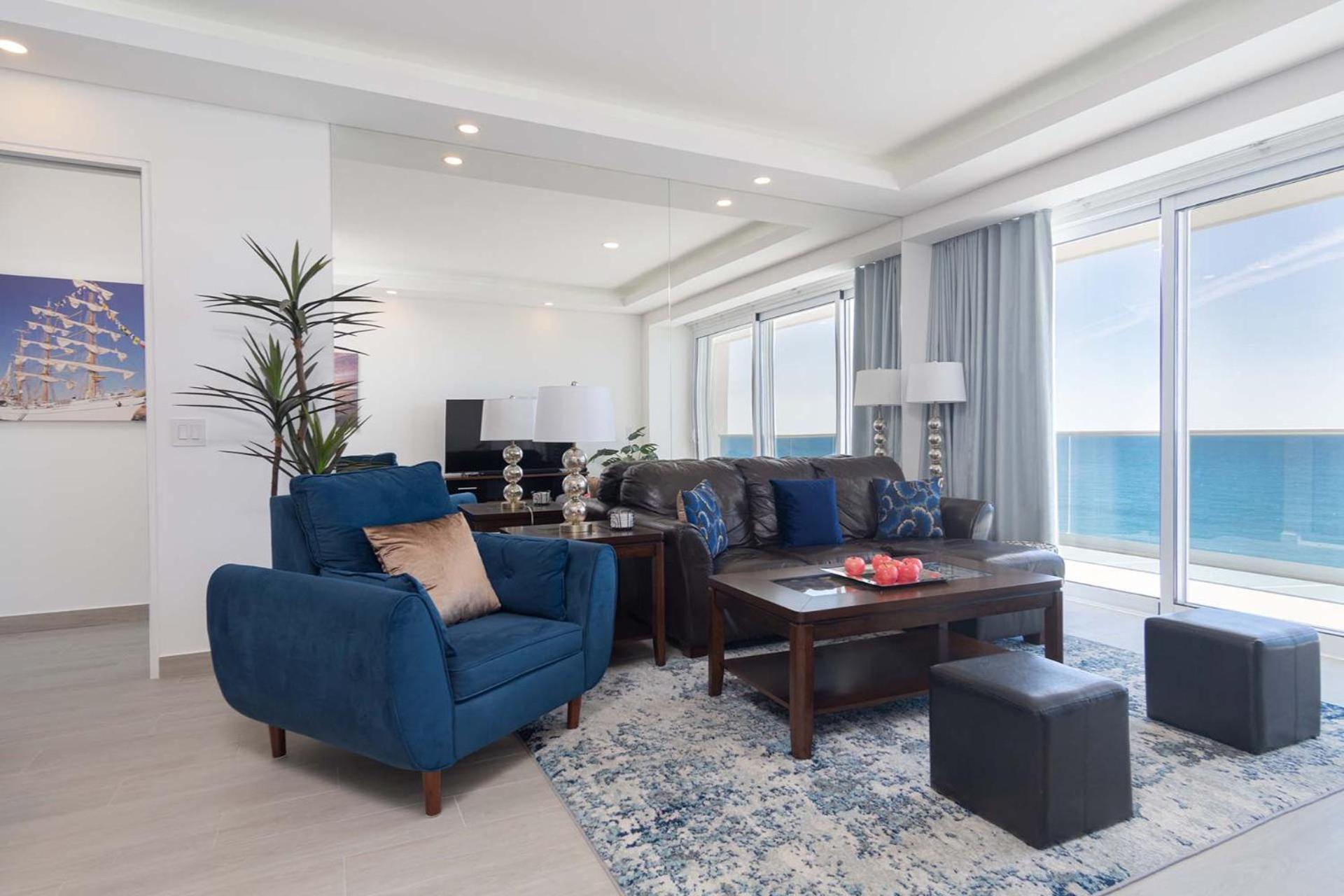 Splash in The New Lazy River/Stay in Modern Luxury Encantamae C 402