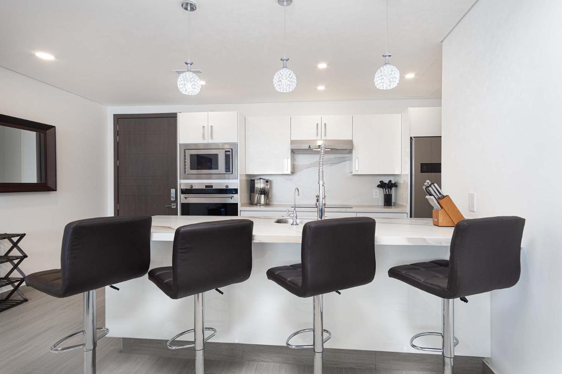 Splash in The New Lazy River/Stay in Modern Luxury Encantamae C 402