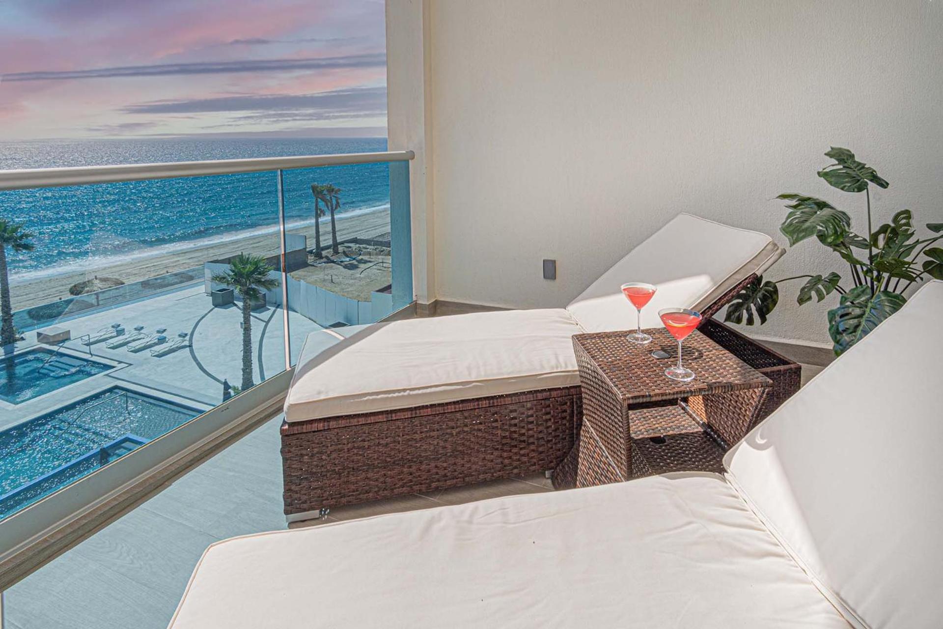 Splash in The New Lazy River/Stay in Modern Luxury Encantamae C 402