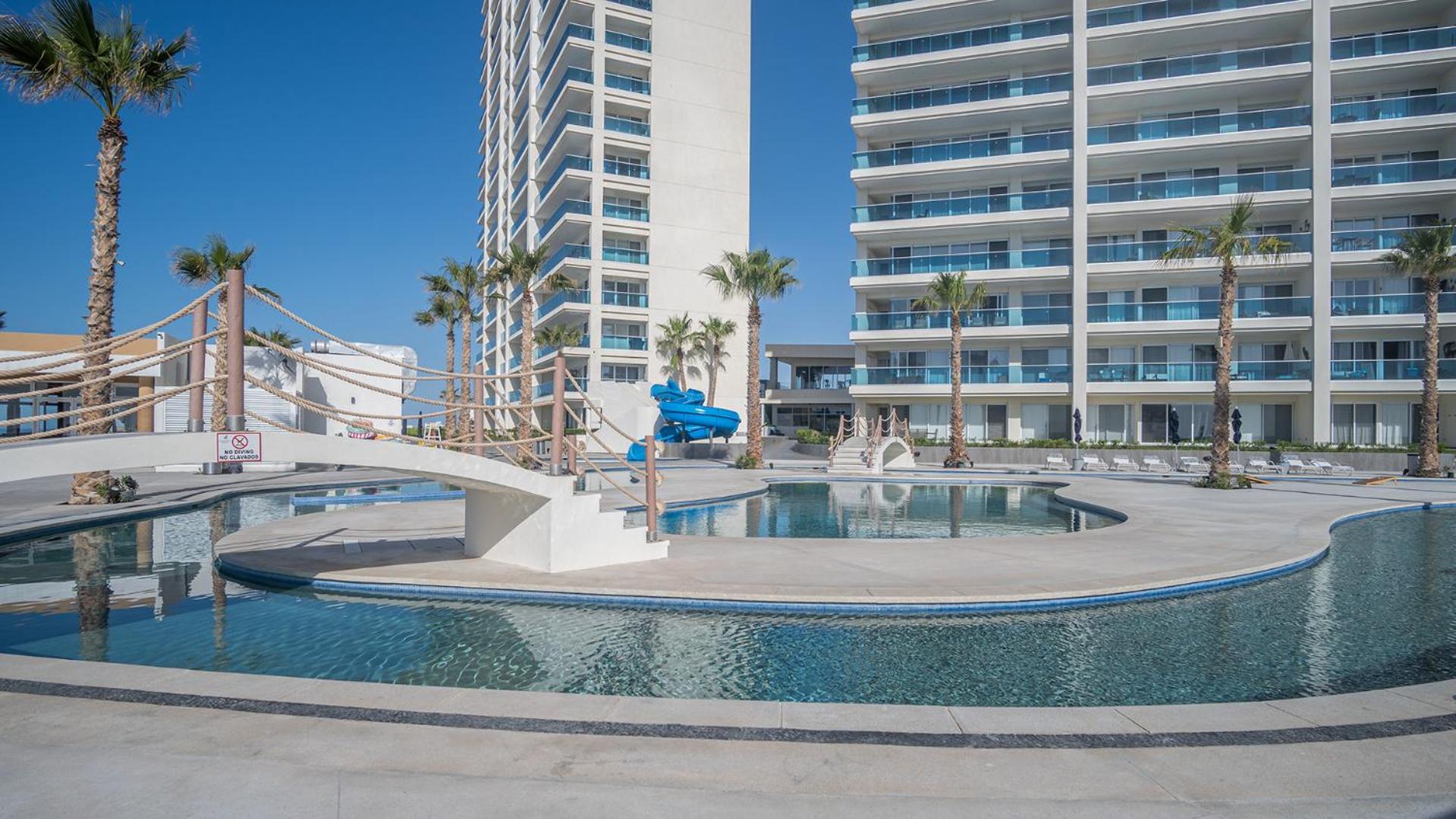 Splash in The New Lazy River/Stay in Modern Luxury Encantamae C 402