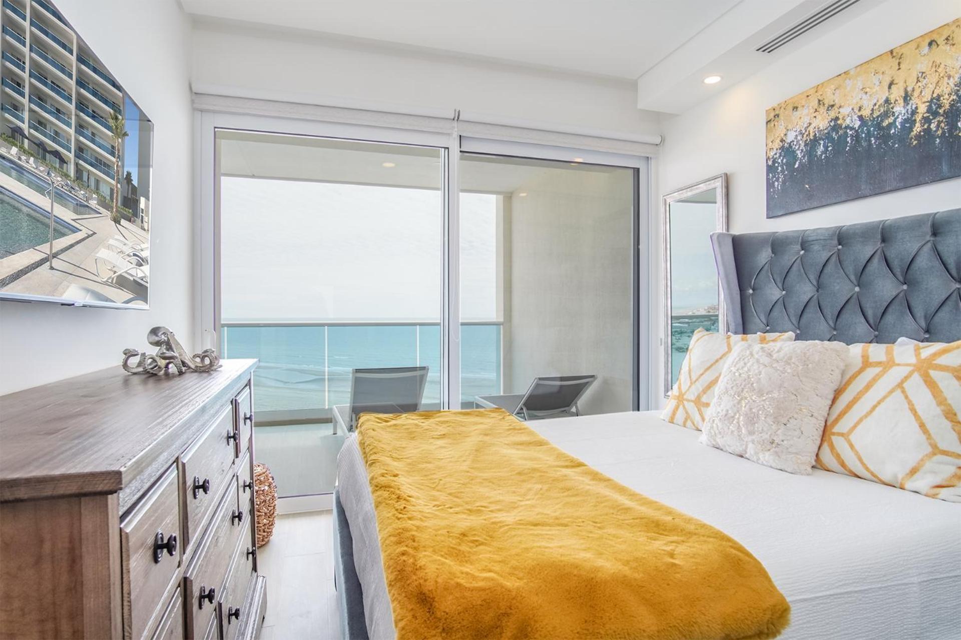 Marvelous 2 bedroom condo Encantame Towers Verano 604