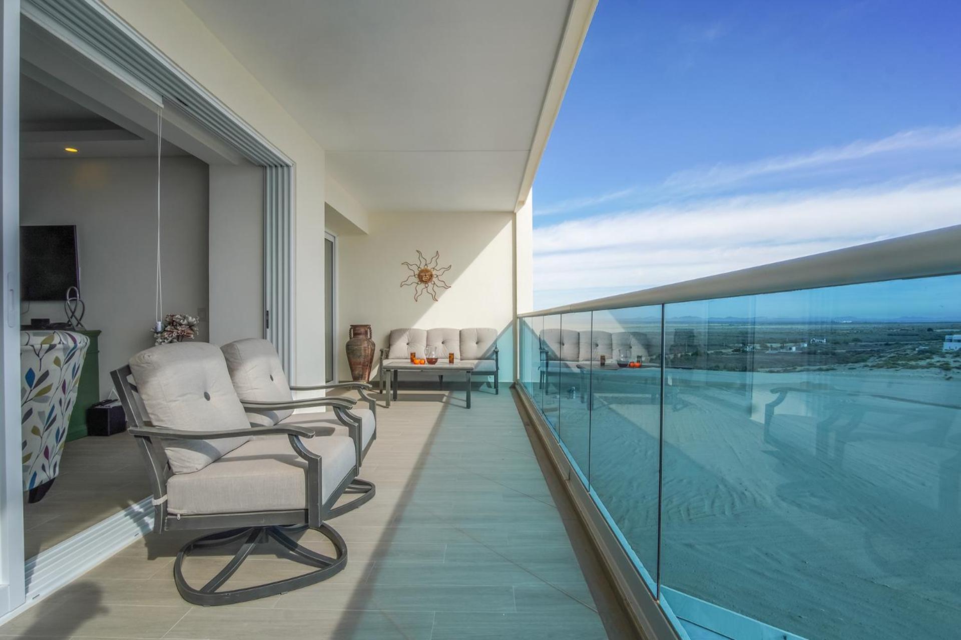 Marvelous 2 bedroom condo Encantame Towers Verano 604