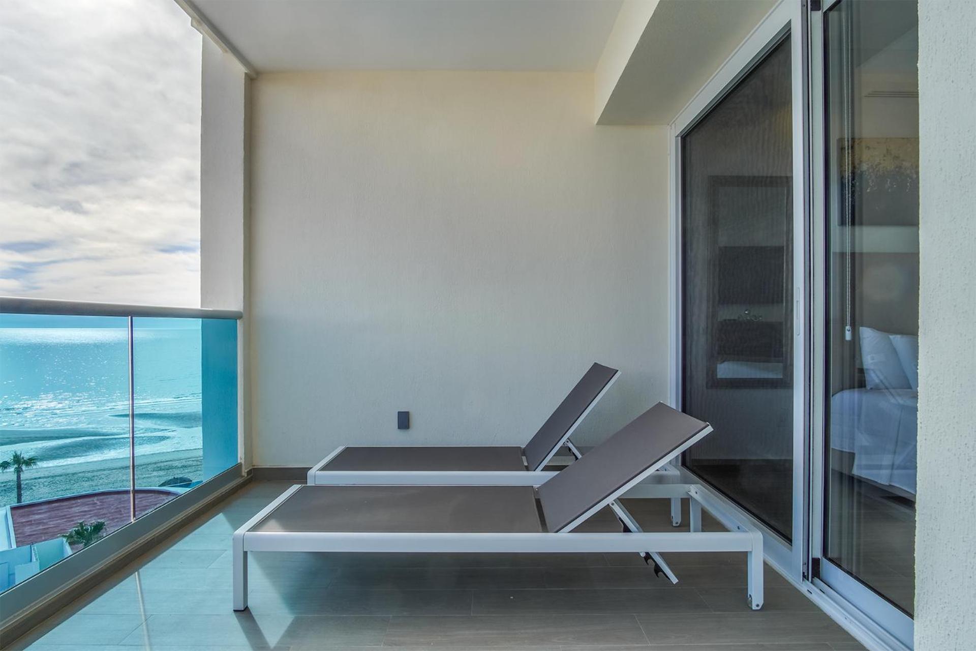 Marvelous 2 bedroom condo Encantame Towers Verano 604