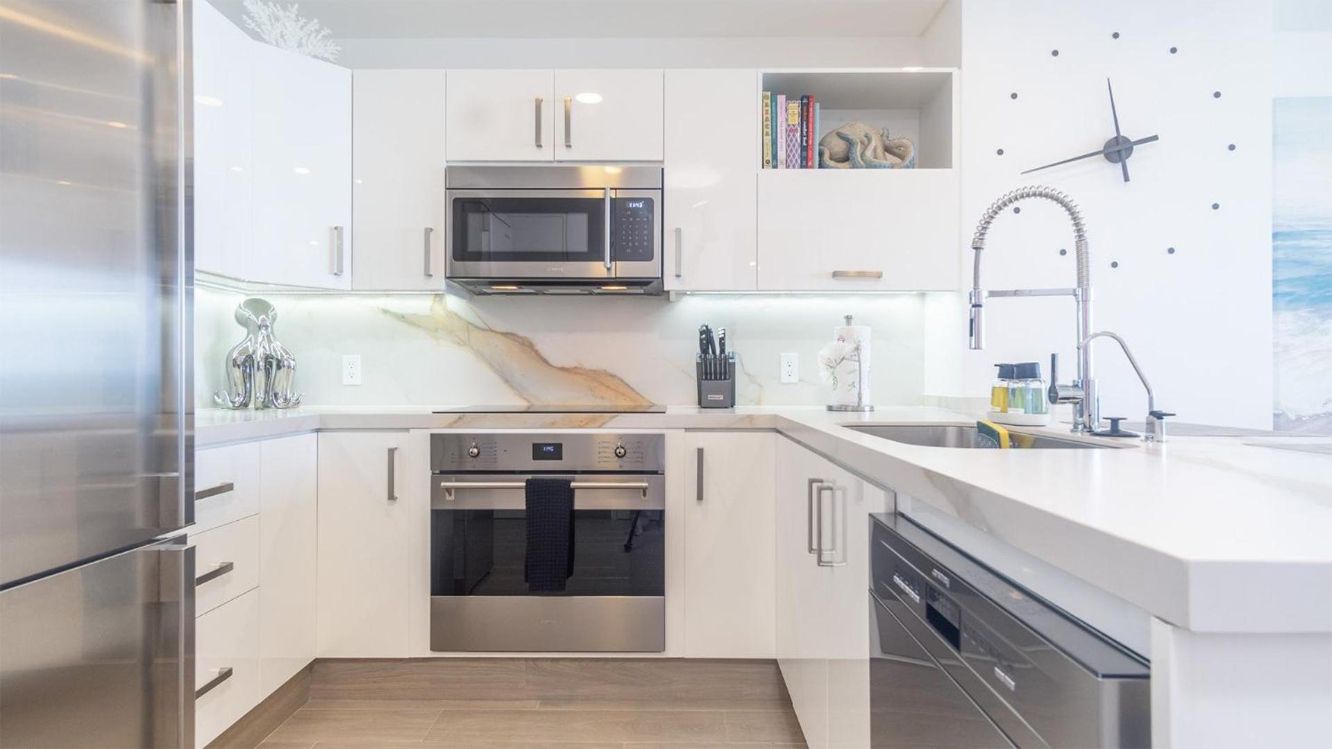 Amazing condo by the beach Encantame W1203