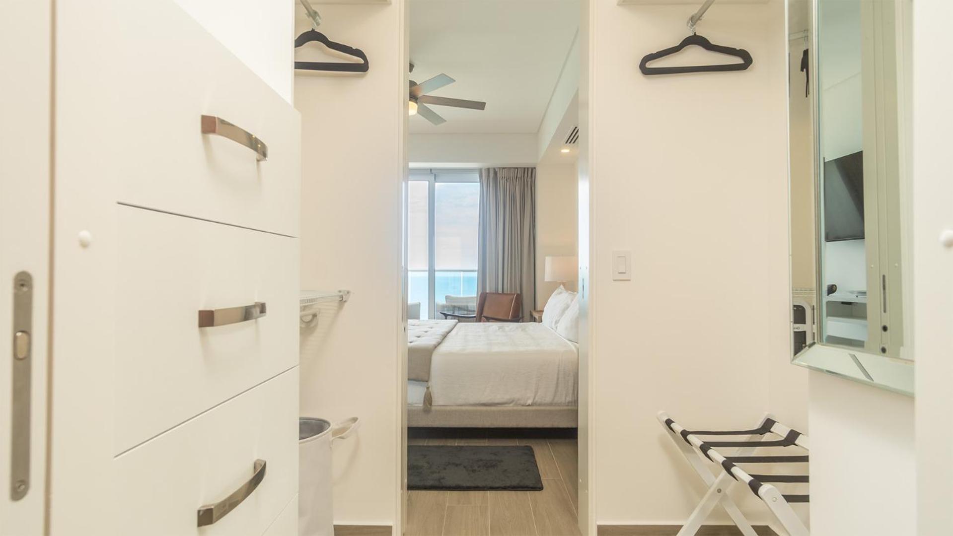 Amazing condo by the beach Encantame W1203