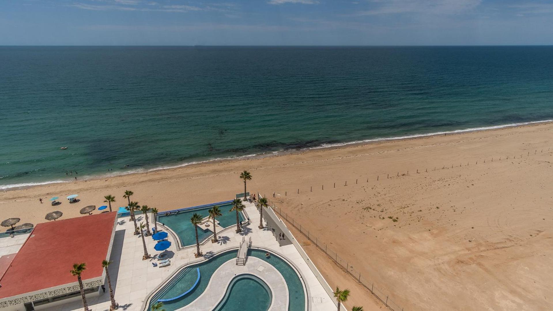 Amazing condo by the beach Encantame W1203