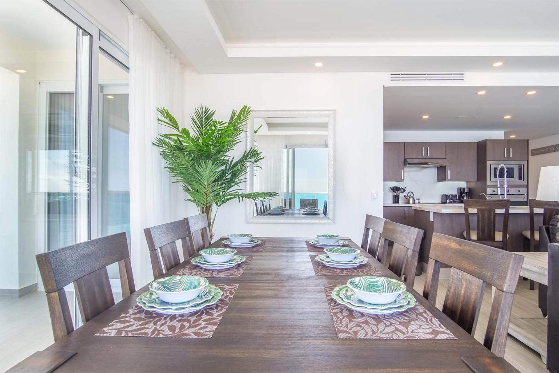 Delightful 2 bedroom condo Encantame Towers Verano 505