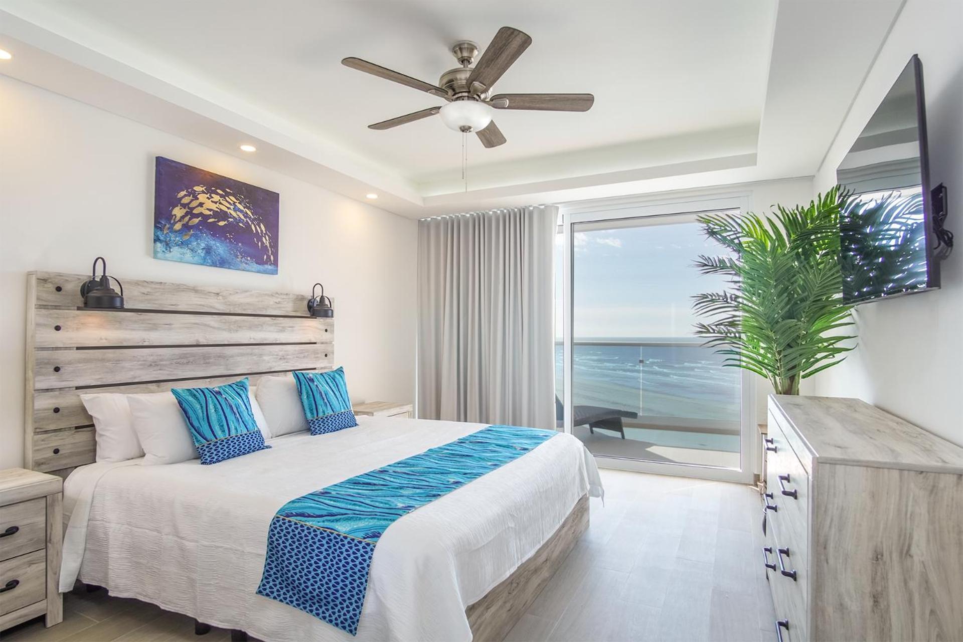Delightful 2 bedroom condo Encantame Towers Verano 505