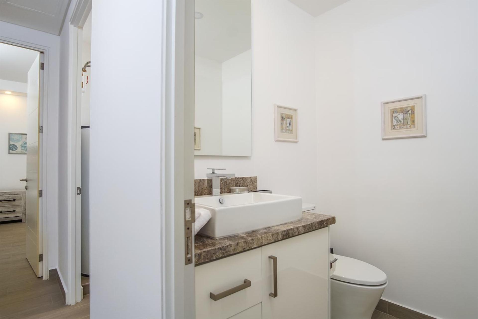 Delightful 2 bedroom condo Encantame Towers Verano 505
