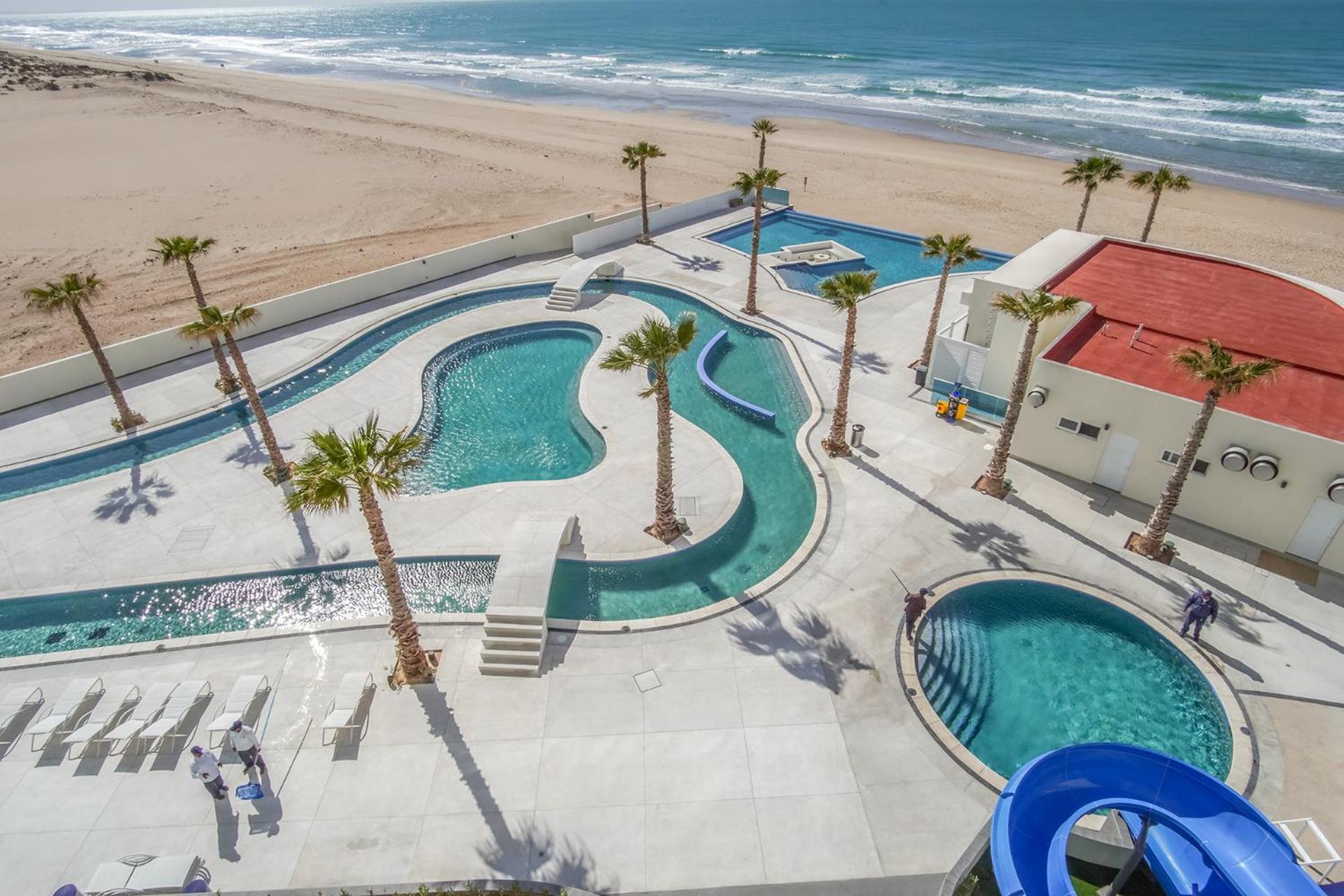 Delightful 2 bedroom condo Encantame Towers Verano 505