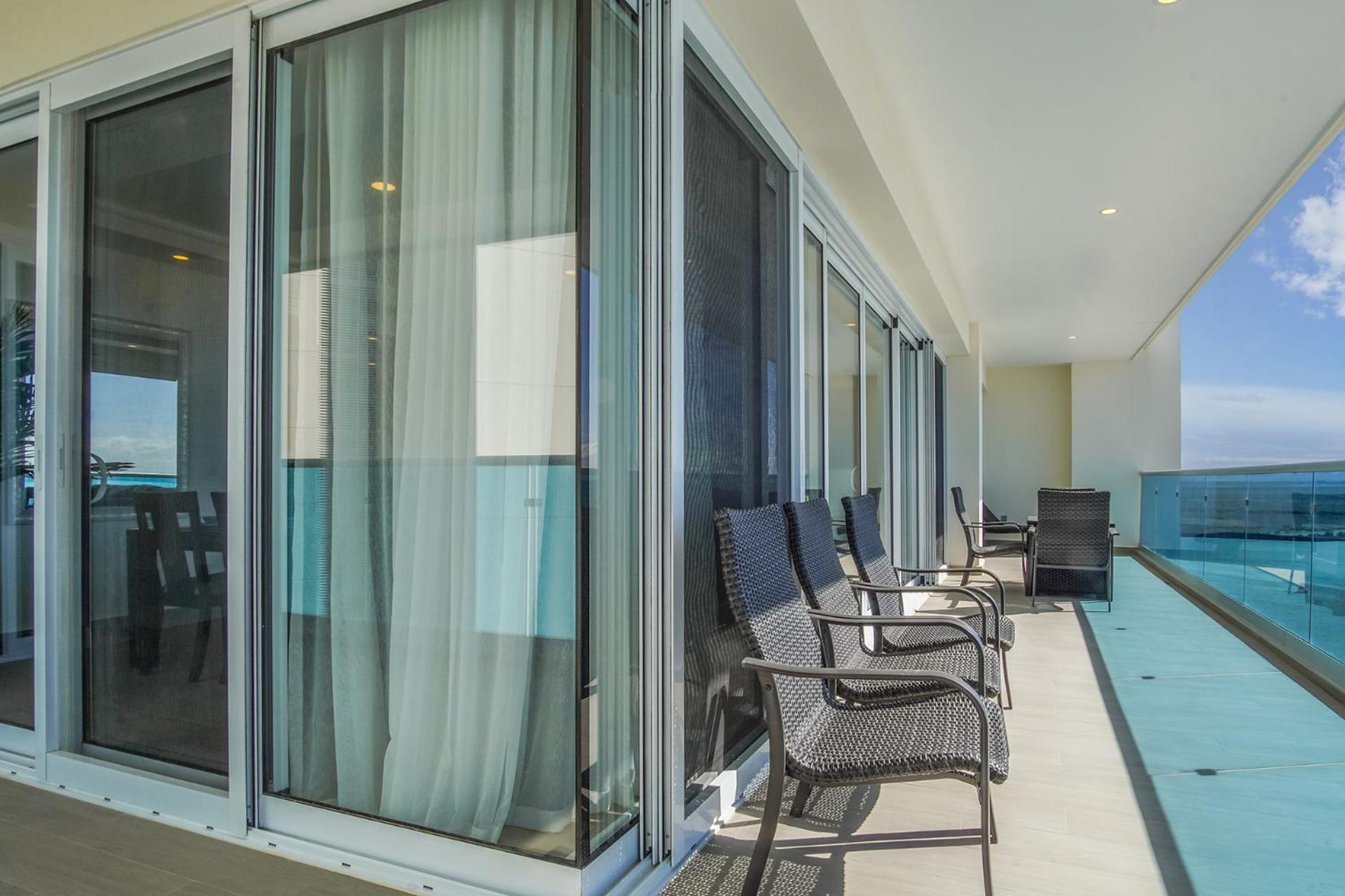 Delightful 2 bedroom condo Encantame Towers Verano 505