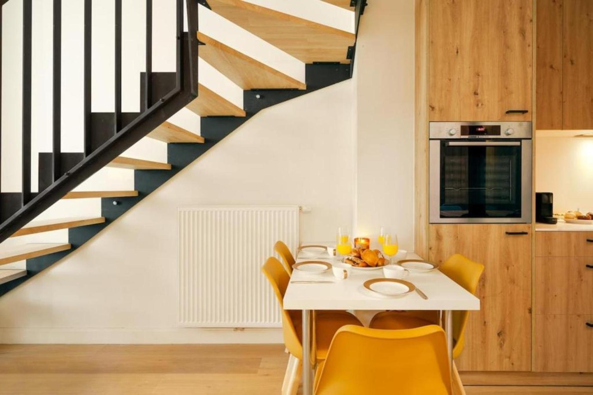 1 BR apartment 2 min from KMSKA