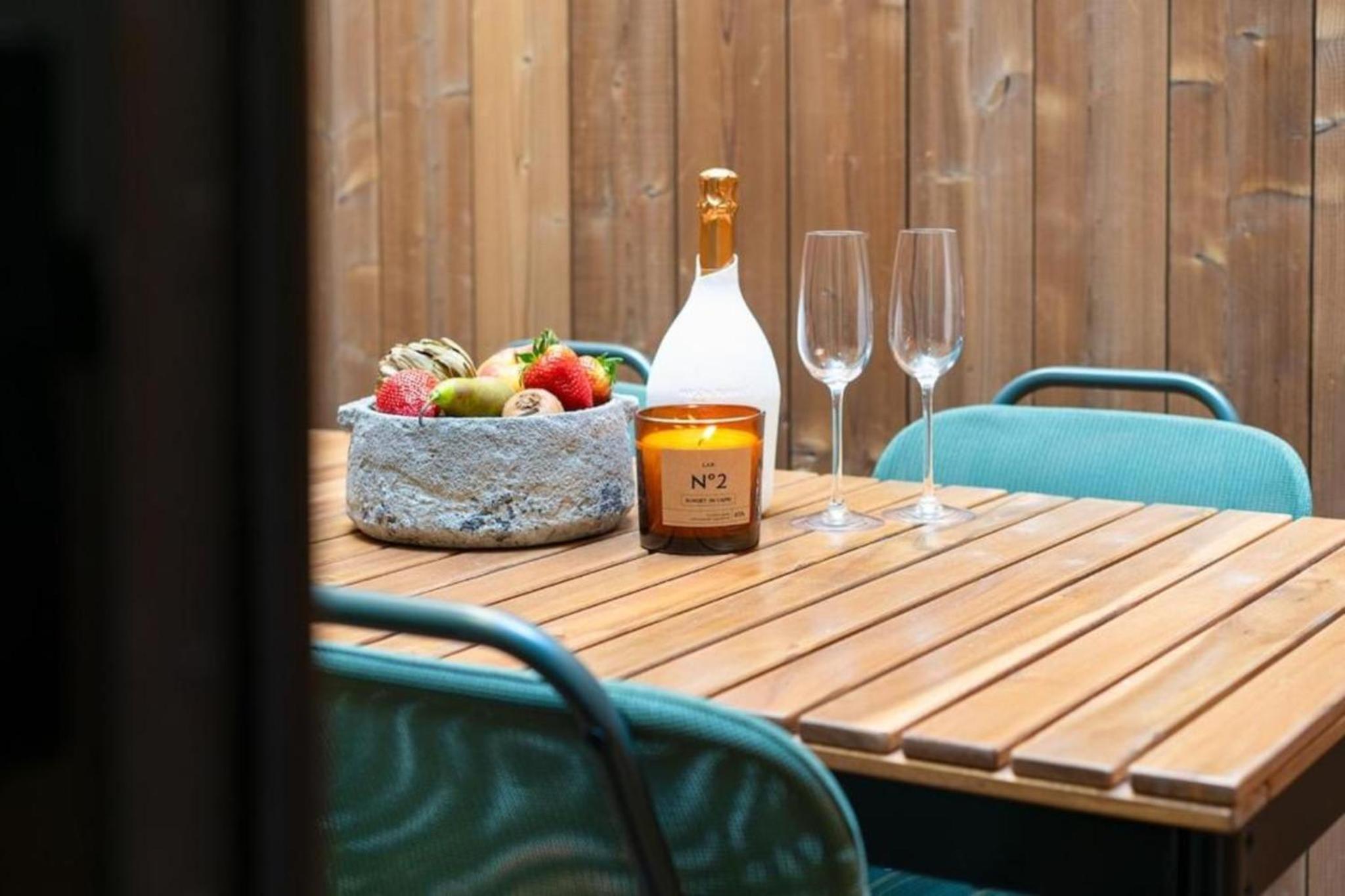 1 BR apartment 2 min from KMSKA