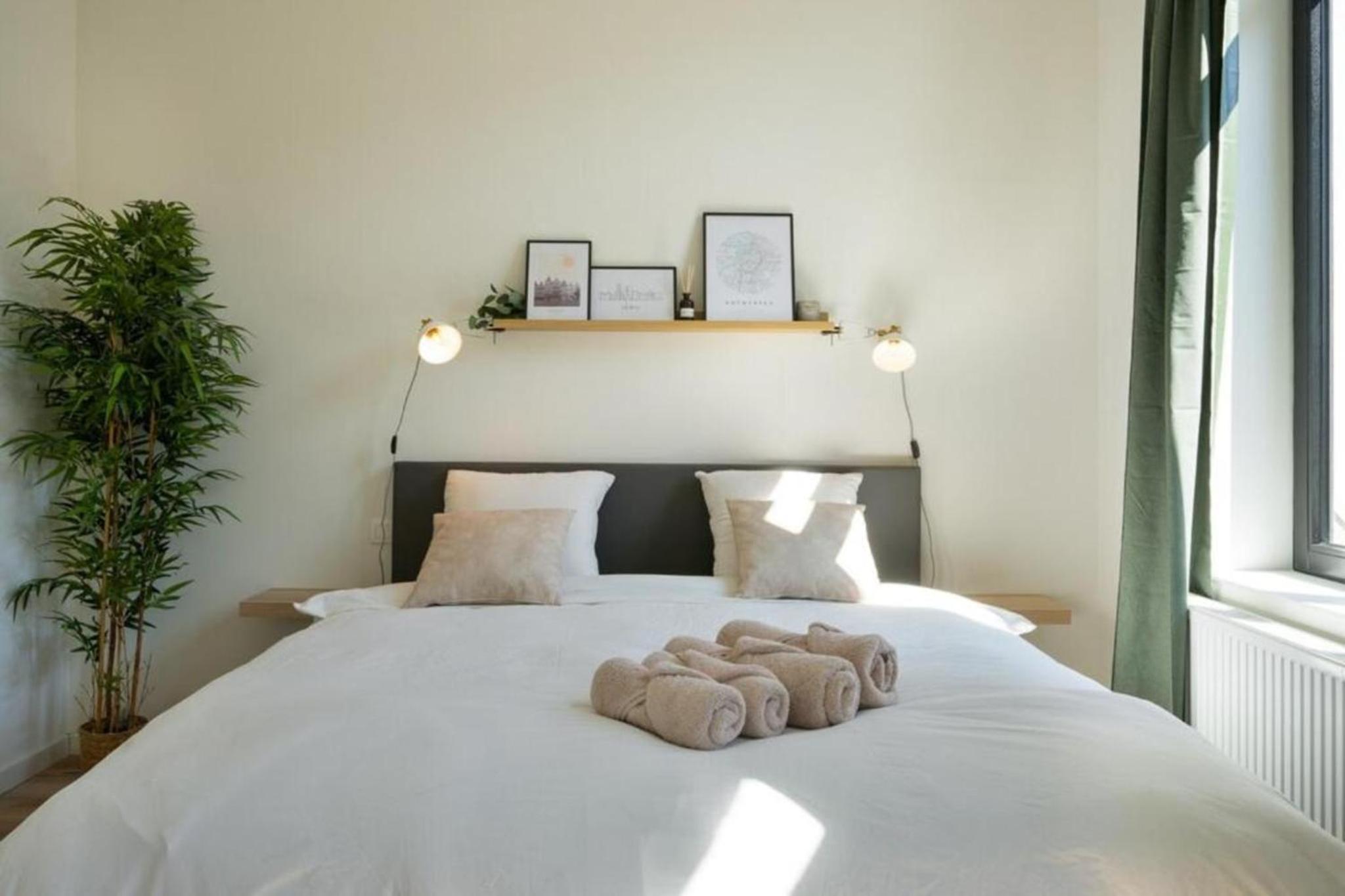 1 BR apartment 2 min from KMSKA